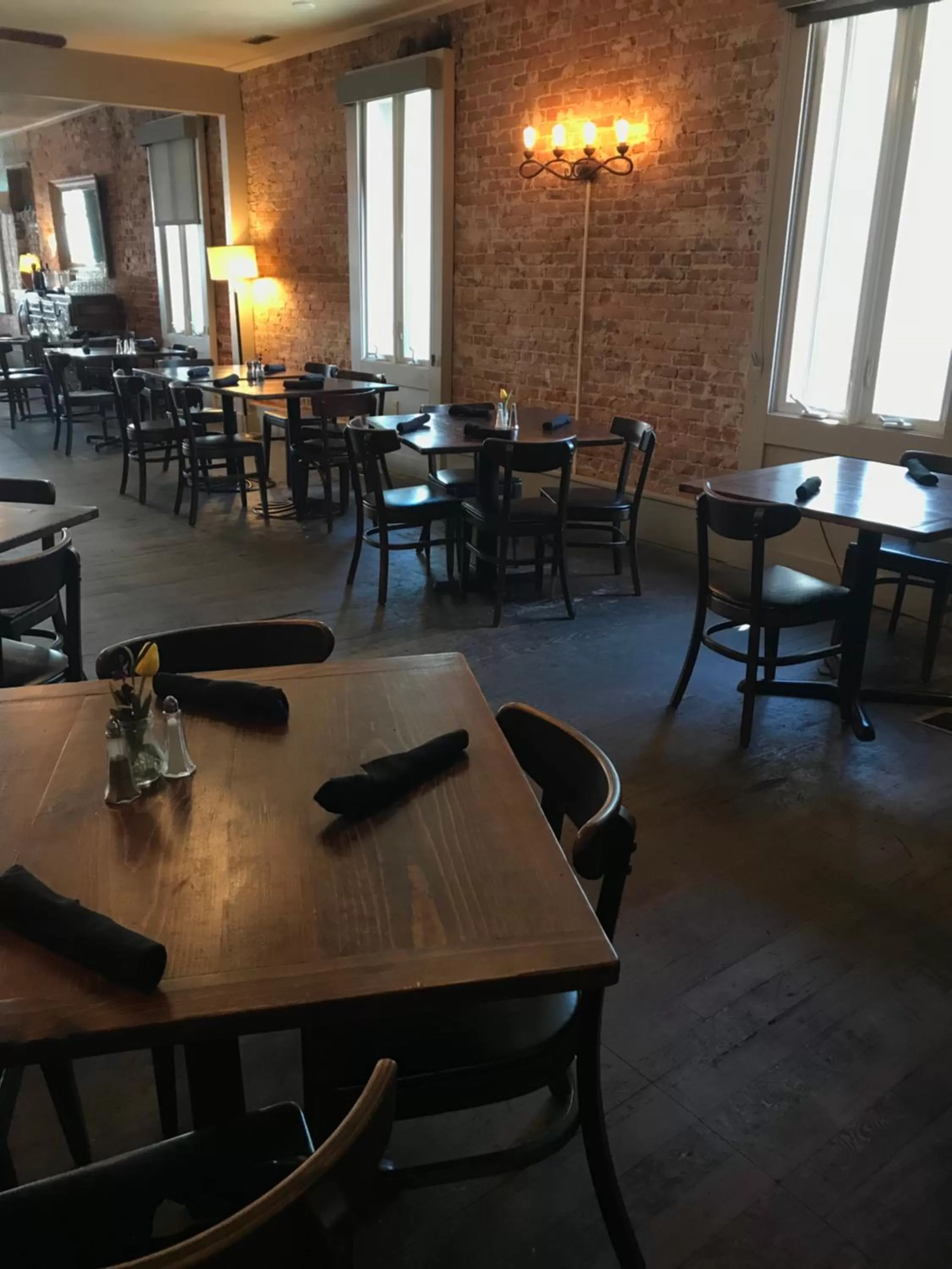 Restaurant/places to eat in Hotel Sutter