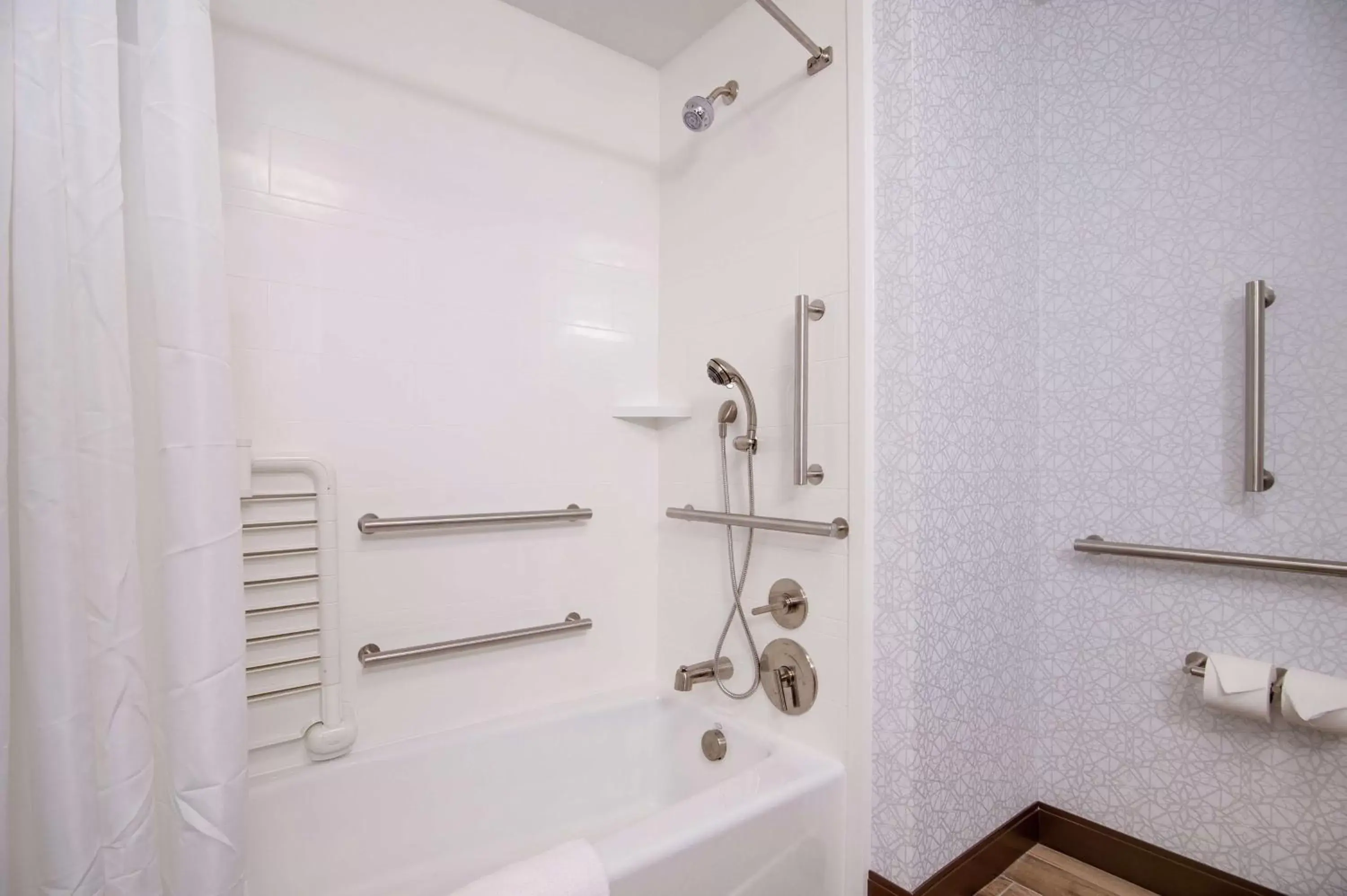 Bathroom in Hampton Inn & Suites by Hilton Nashville North Skyline