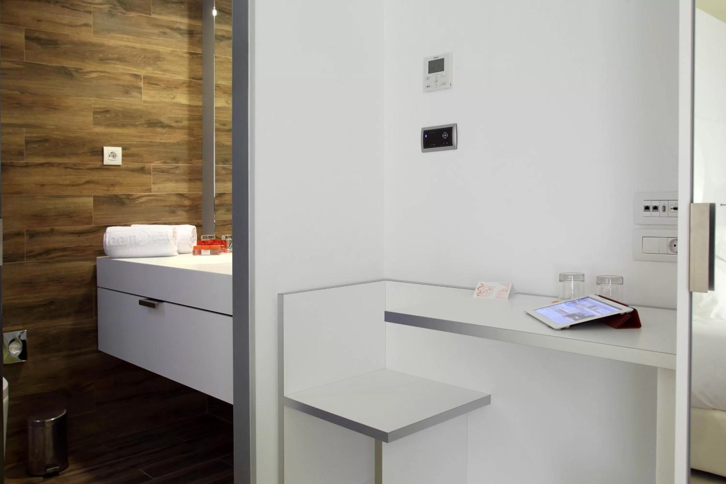 Bathroom in Room Mate Pau, Barcelona