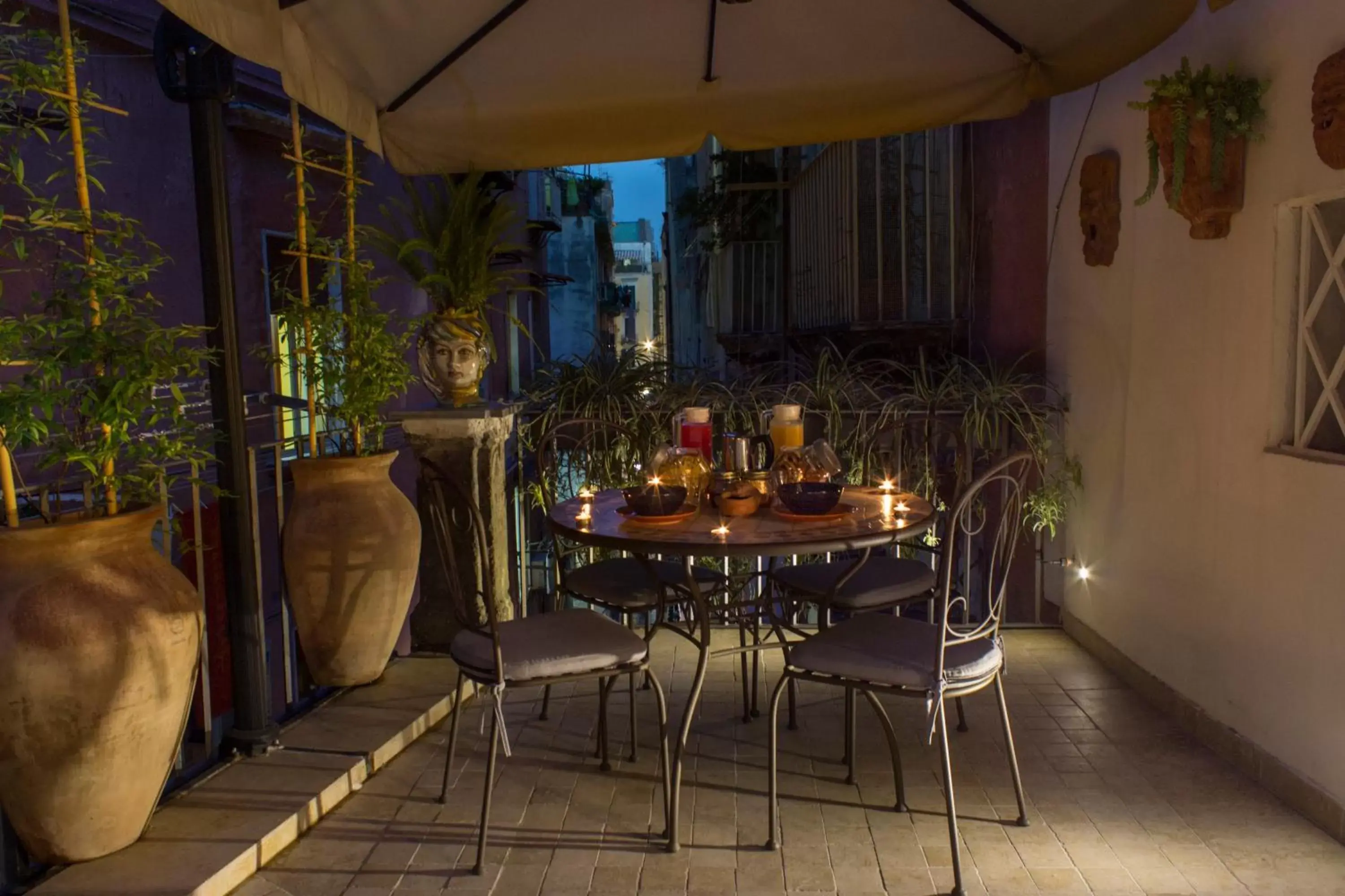 Balcony/Terrace, Restaurant/Places to Eat in Casa Latina