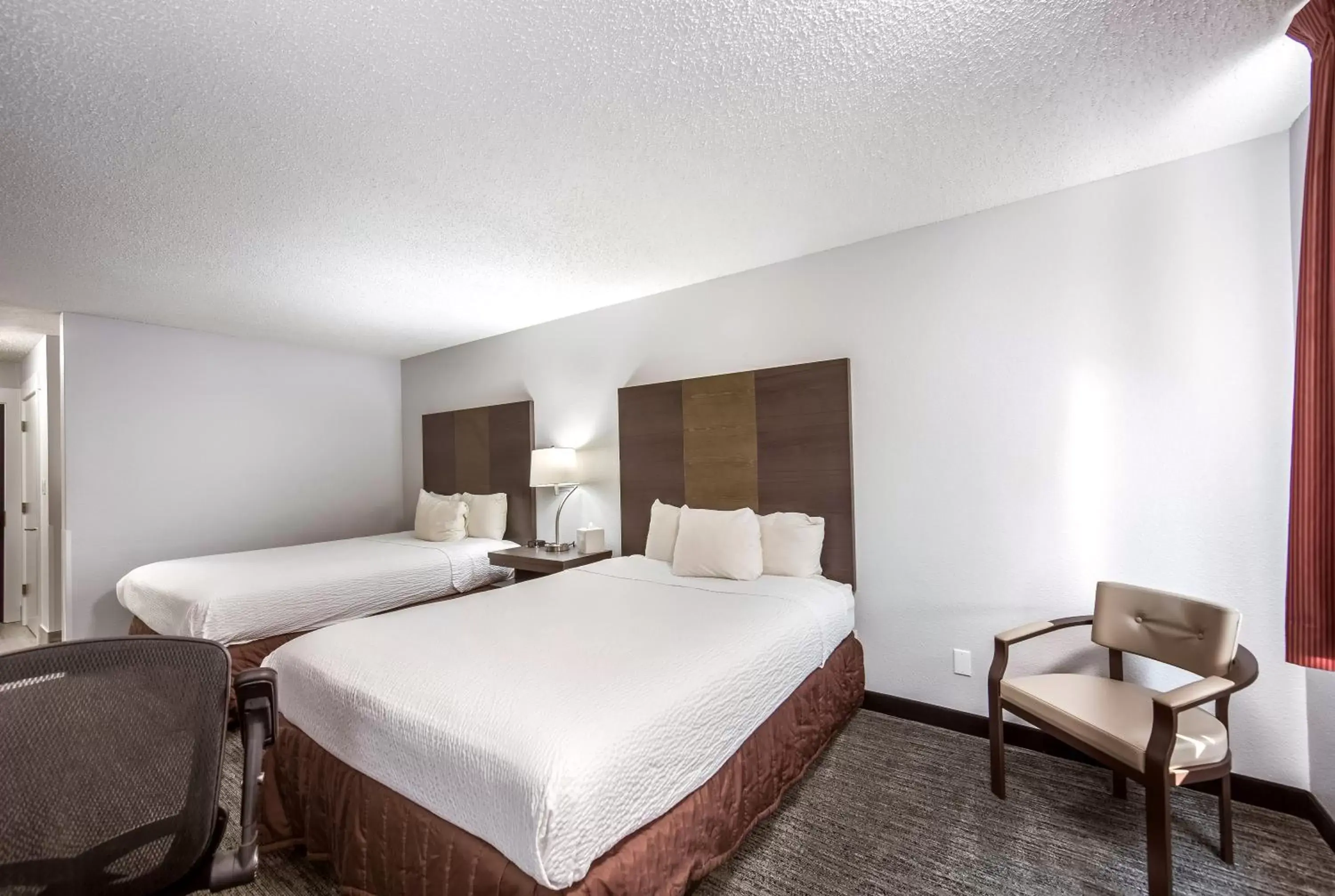 Bedroom, Bed in Red Lion Inn & Suites Grants Pass