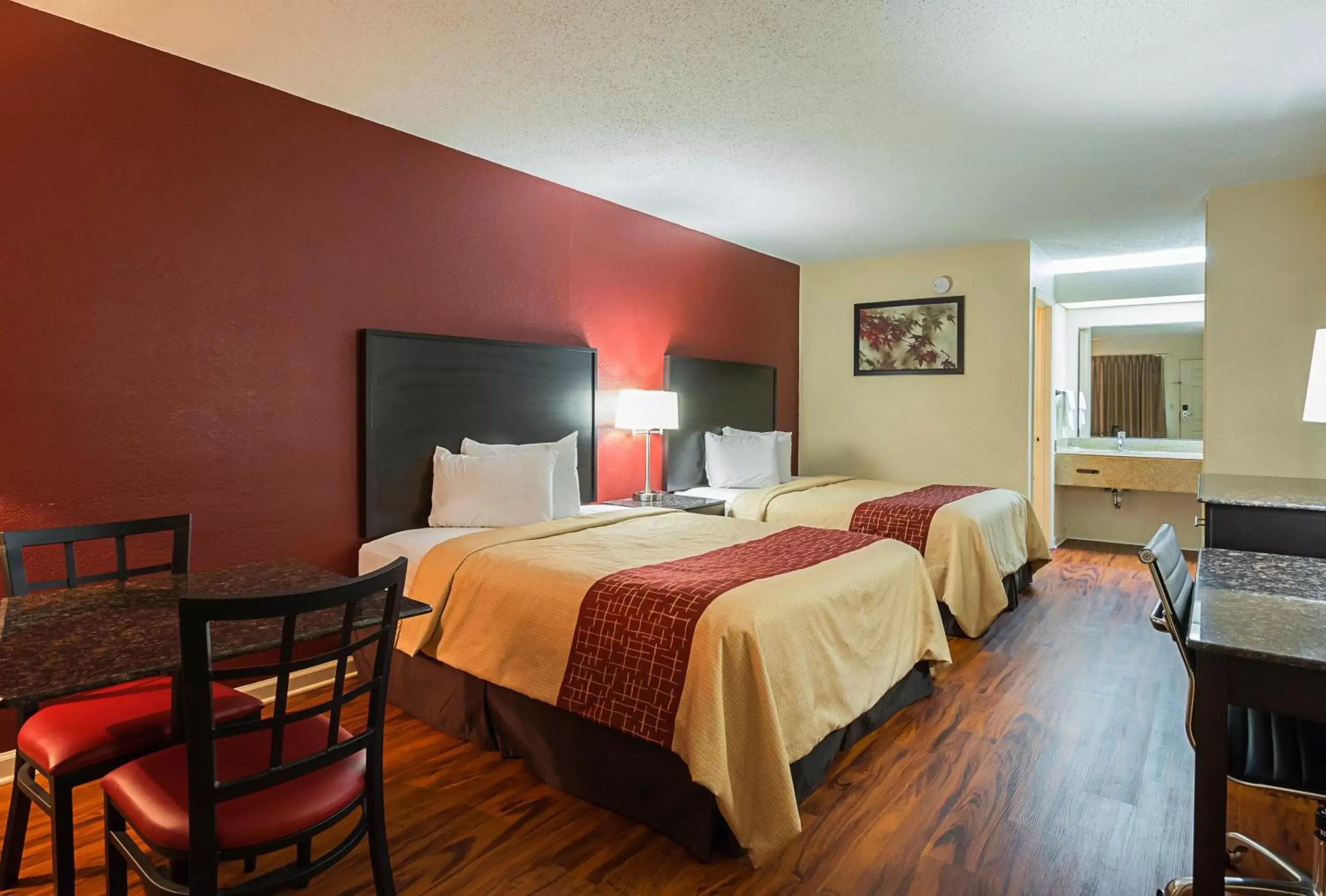 Deluxe Room with Two Queen Beds Smoking in Red Roof Inn & Suites Scottsboro