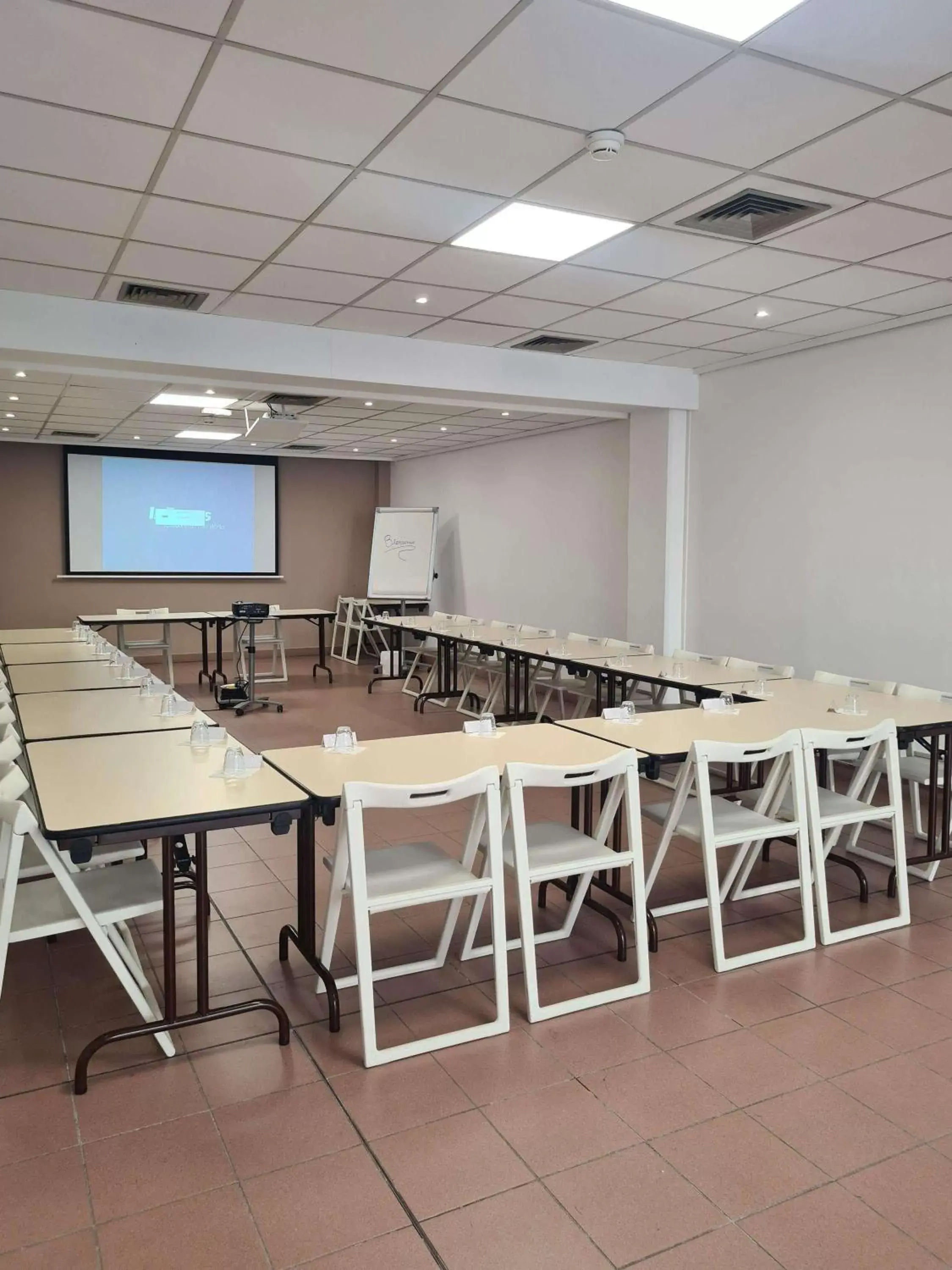Property building in Ibis Budget Toulon Centre