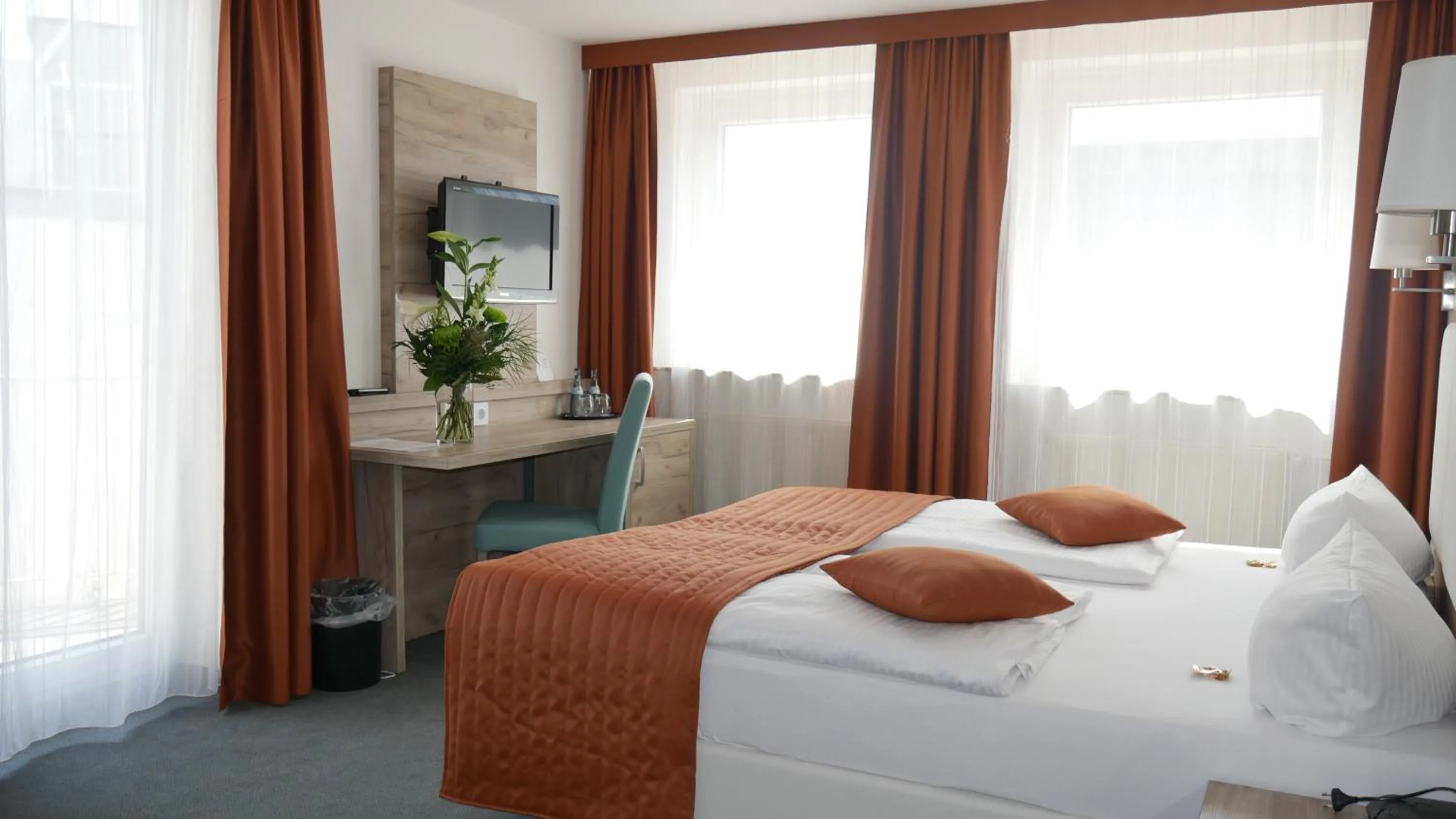 Photo of the whole room, Bed in Komfort Hotel Ludwigsburg