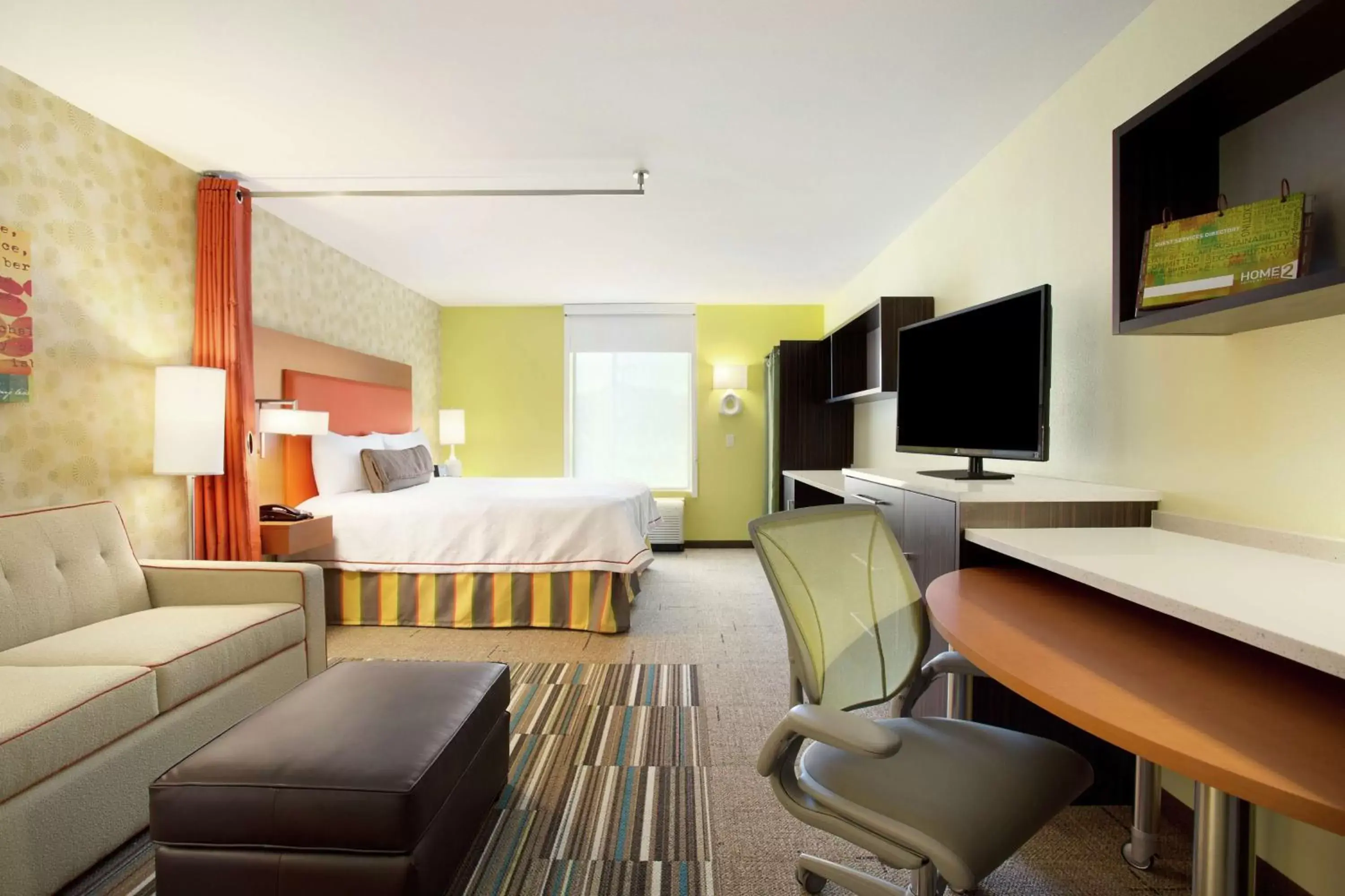 Bedroom, TV/Entertainment Center in Home2 Suites by Hilton San Antonio Airport, TX