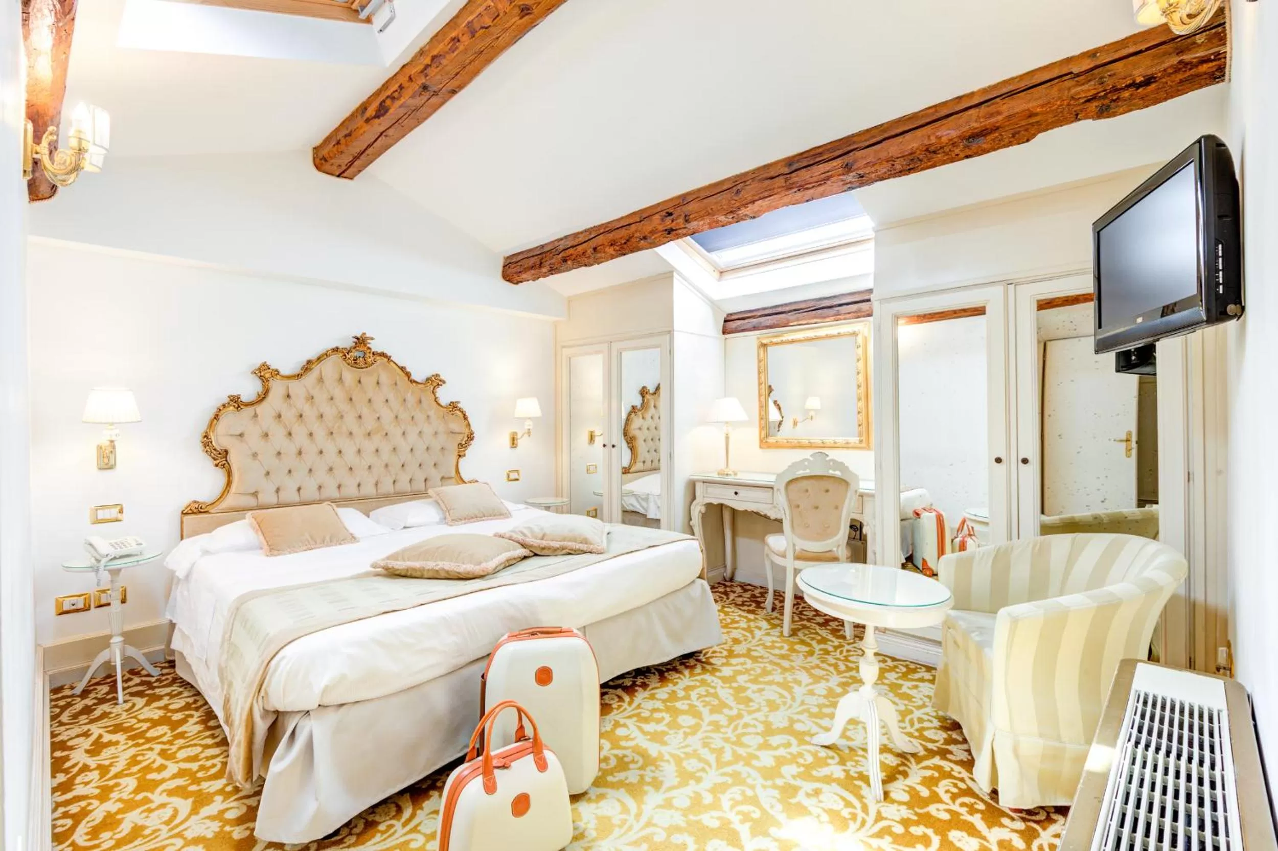 Photo of the whole room, Bed in Hotel Al Duca Di Venezia