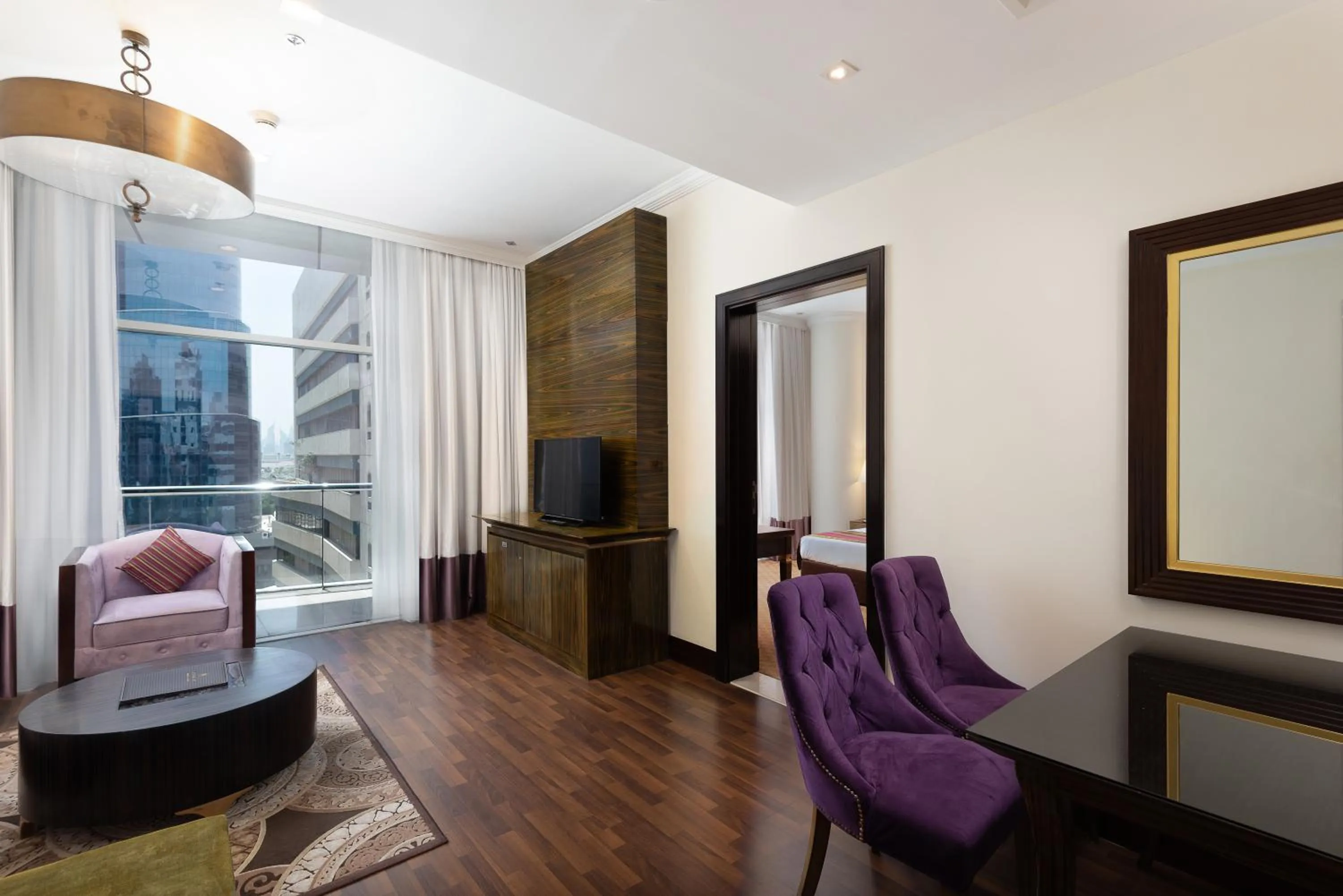 Living room in Landmark Premier Hotel