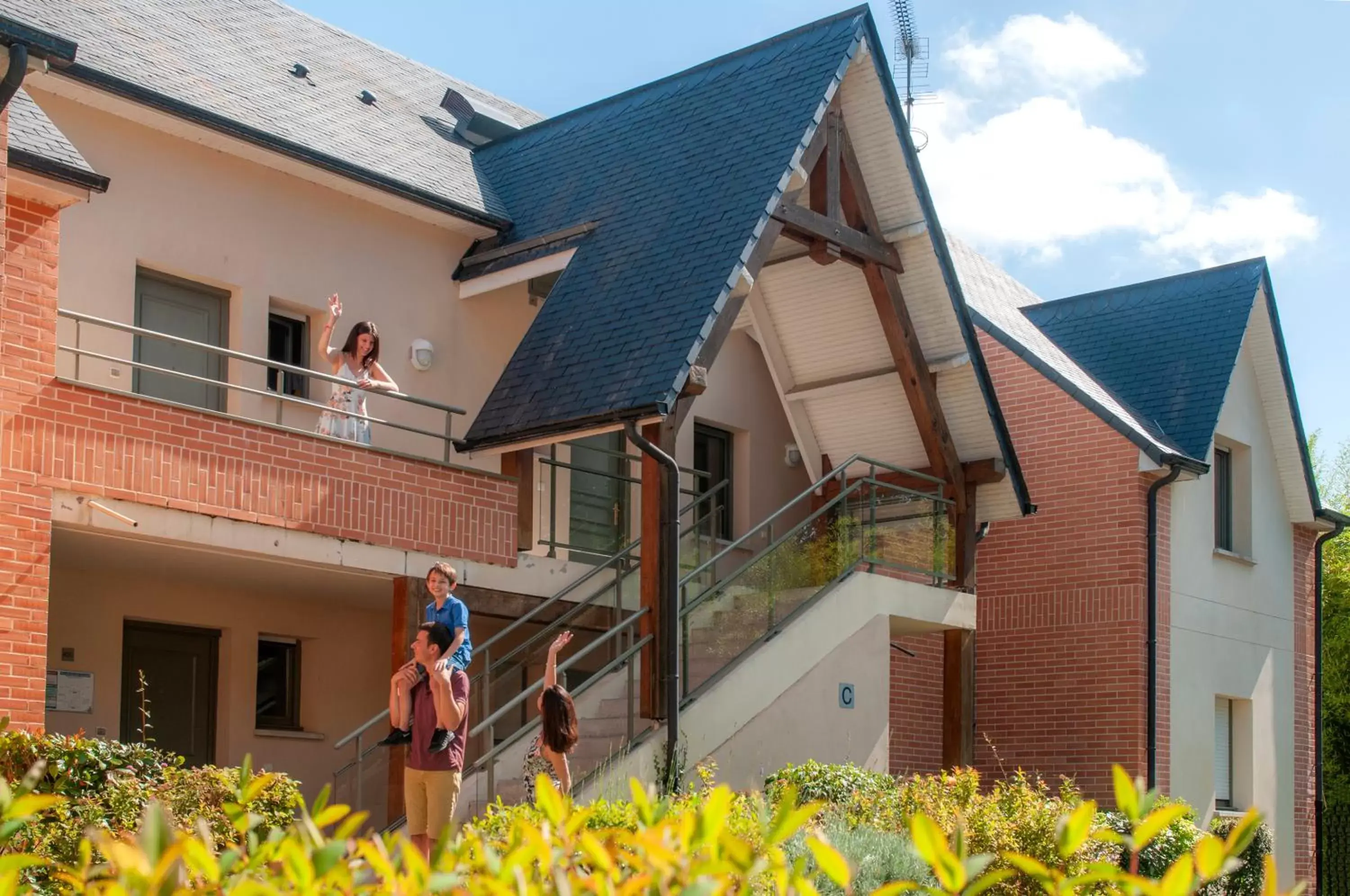 People, Property Building in Goélia Résidence Du Parc