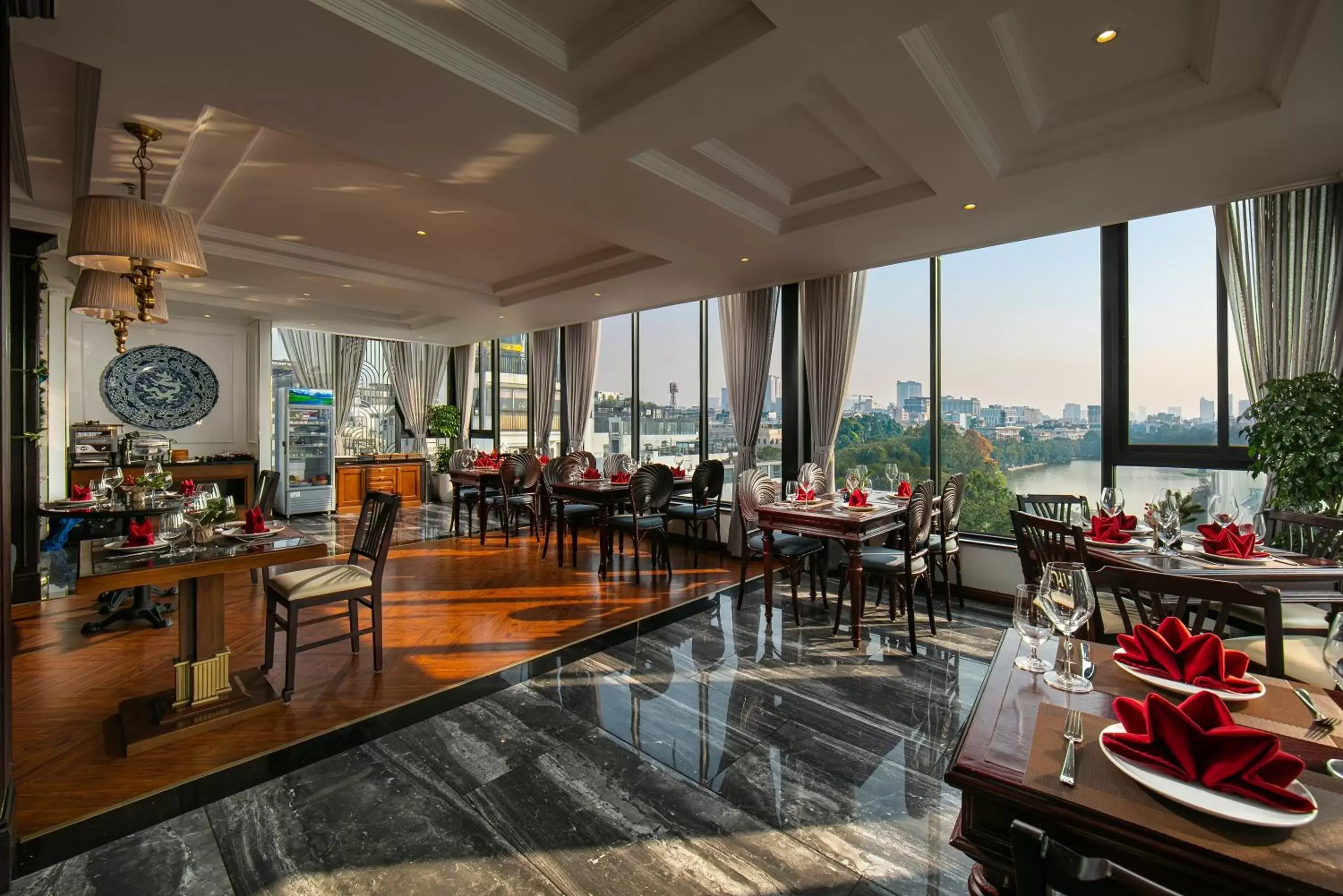 Restaurant/places to eat in Lucien Hanoi Lakeside Hotel & Rooftop Restaurant/places to eat in Lucien Hanoi Lakeside Hotel & Rooftop