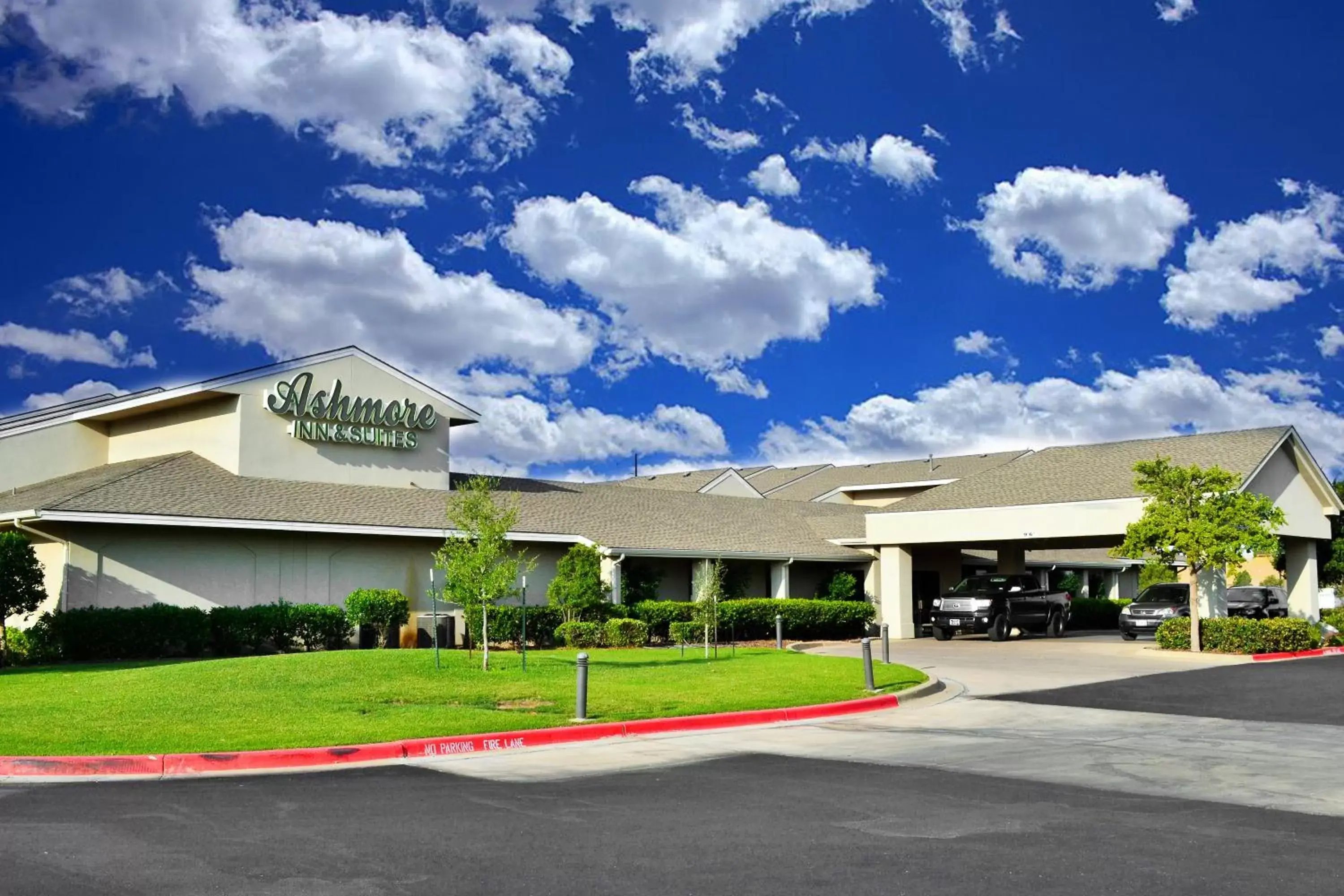 Facade/entrance, Property Building in Ashmore Inn and Suites Lubbock