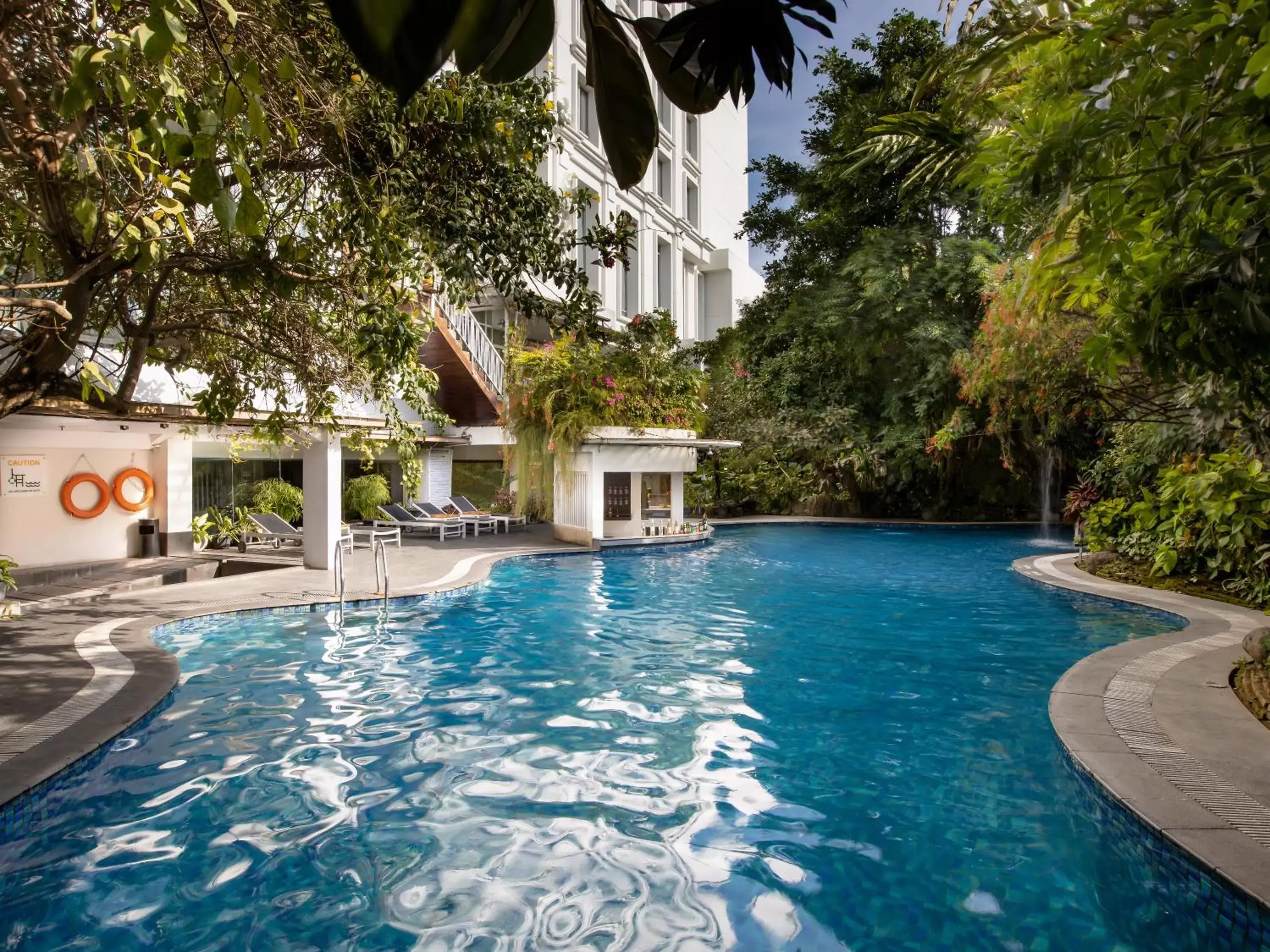 Swimming Pool in Jambuluwuk Malioboro Hotel Yogyakarta