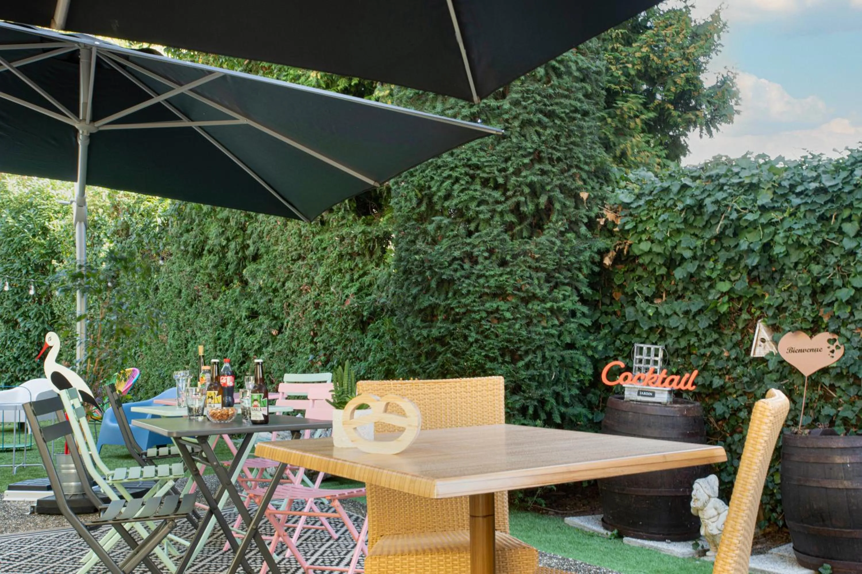 Patio in Hotel Arc-En-Ciel Colmar Contact Hotel