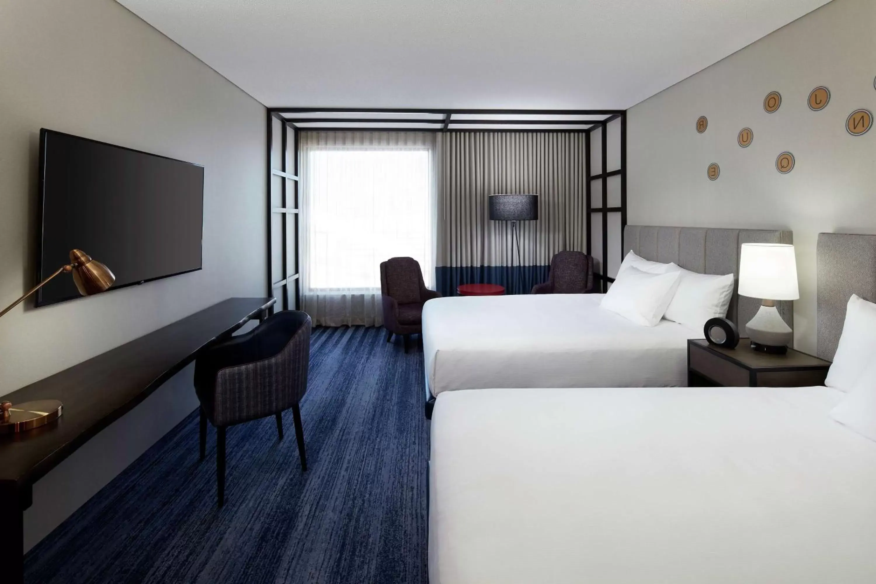 Bedroom, Seating Area in DoubleTree By Hilton Montreal