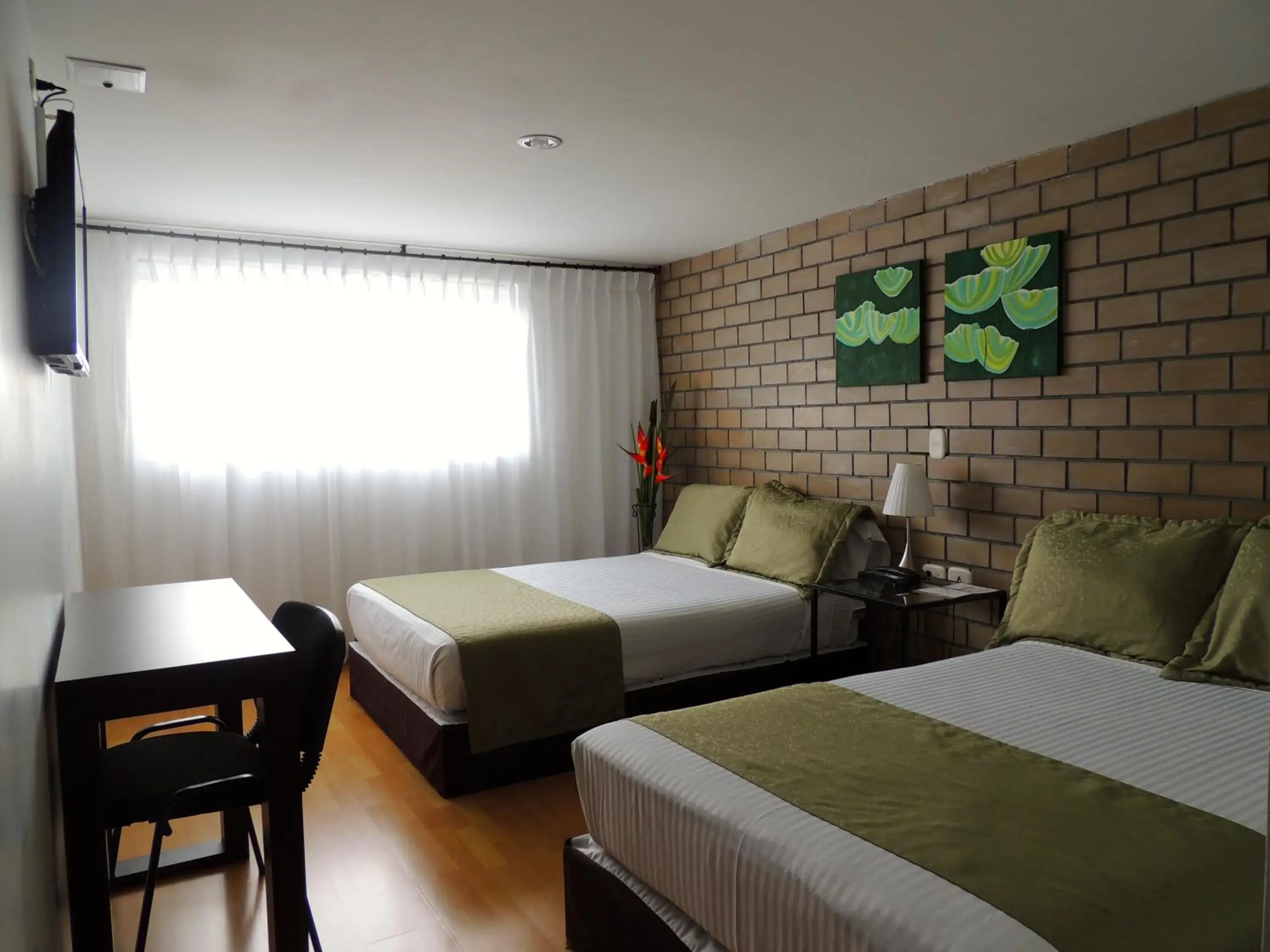 Photo of the whole room, Bed in Hotel Portal de Milán