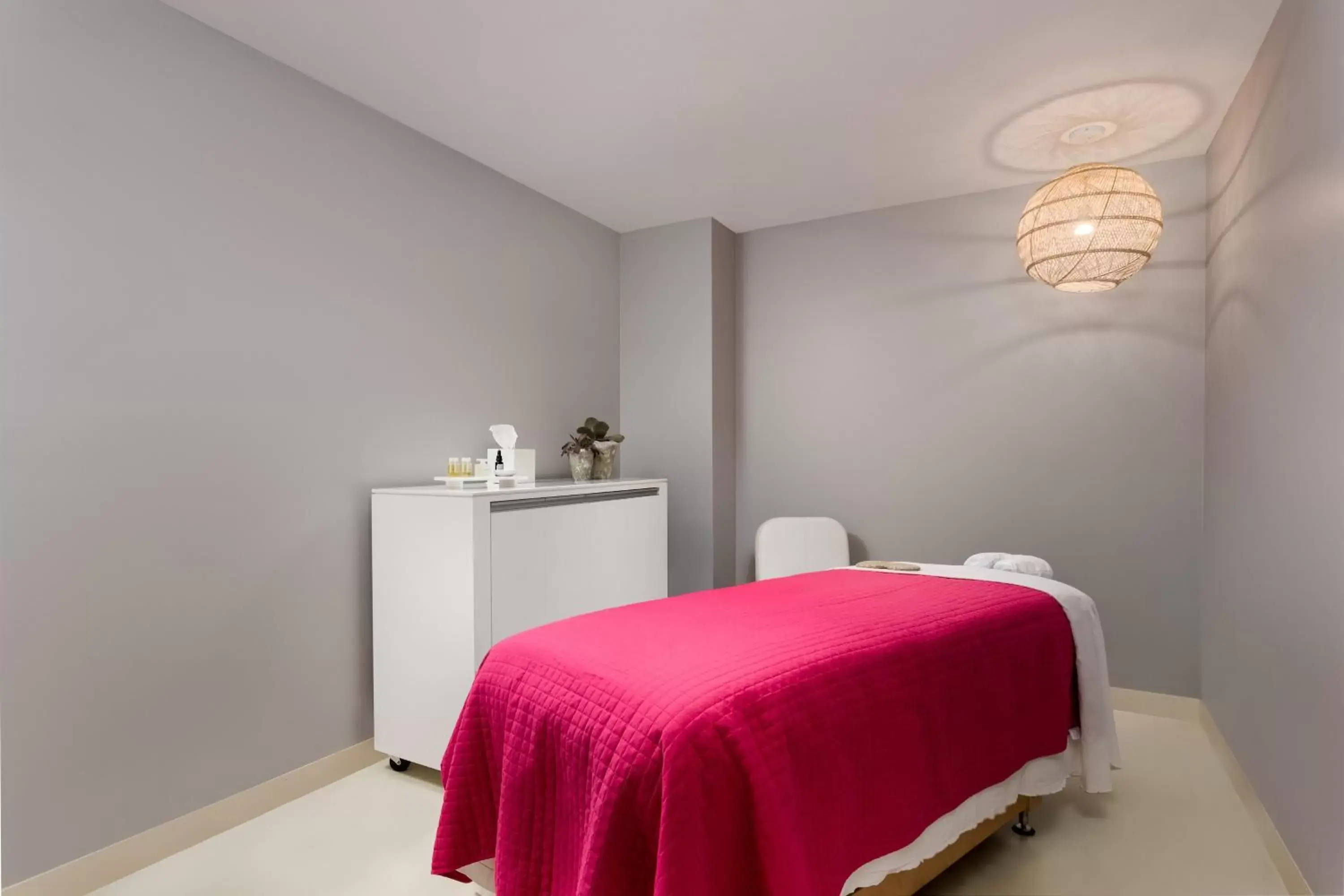 Spa and wellness centre/facilities, Bed in W Scottsdale