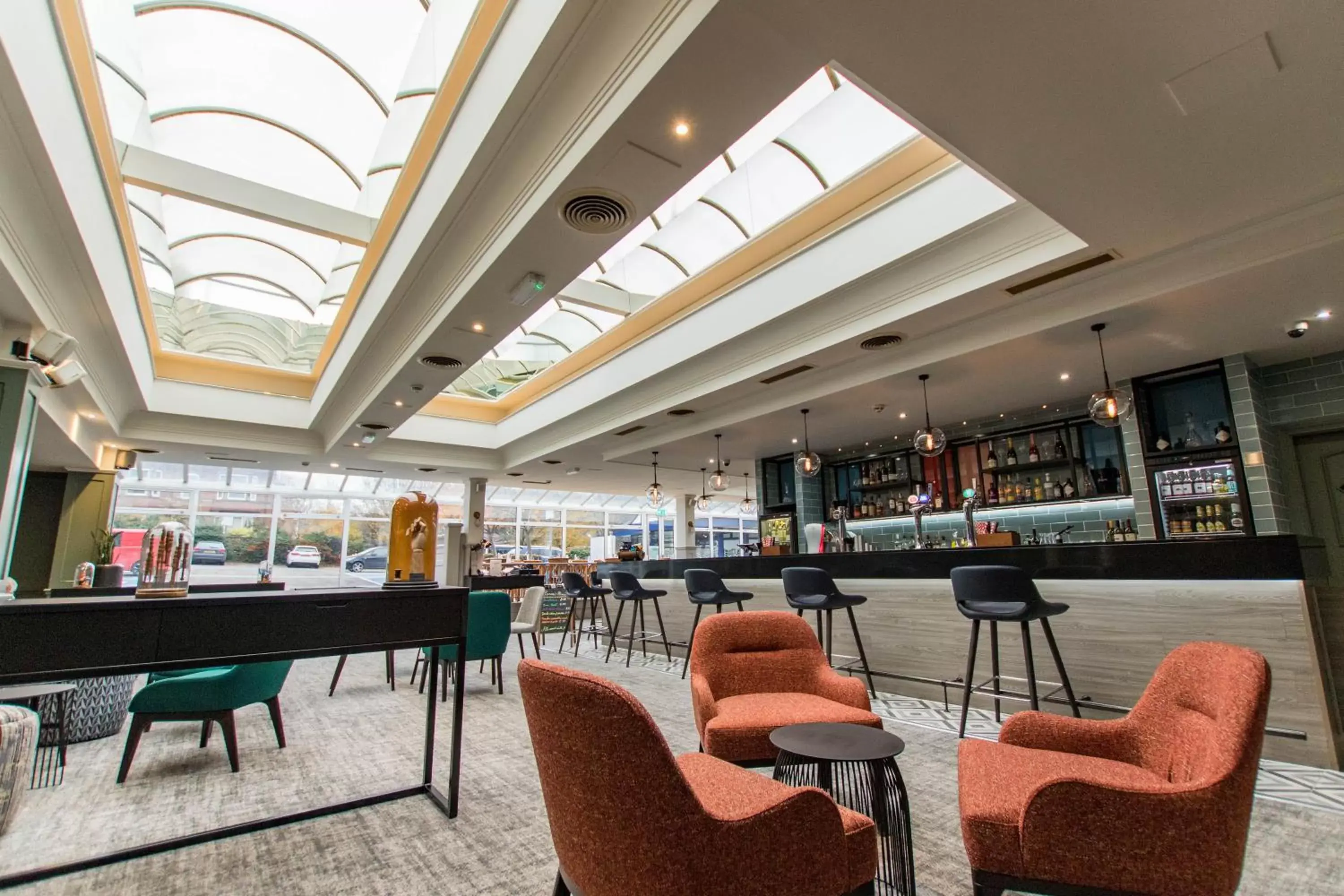 Lounge or bar in Mercure Nottingham Sherwood