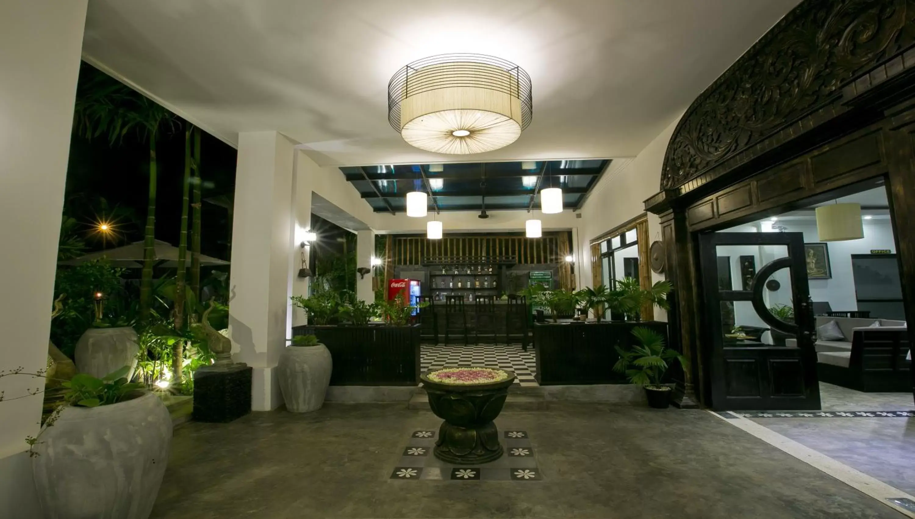 Lounge or bar, Lobby/Reception in The Cyclo d'Angkor Boutique Hotel