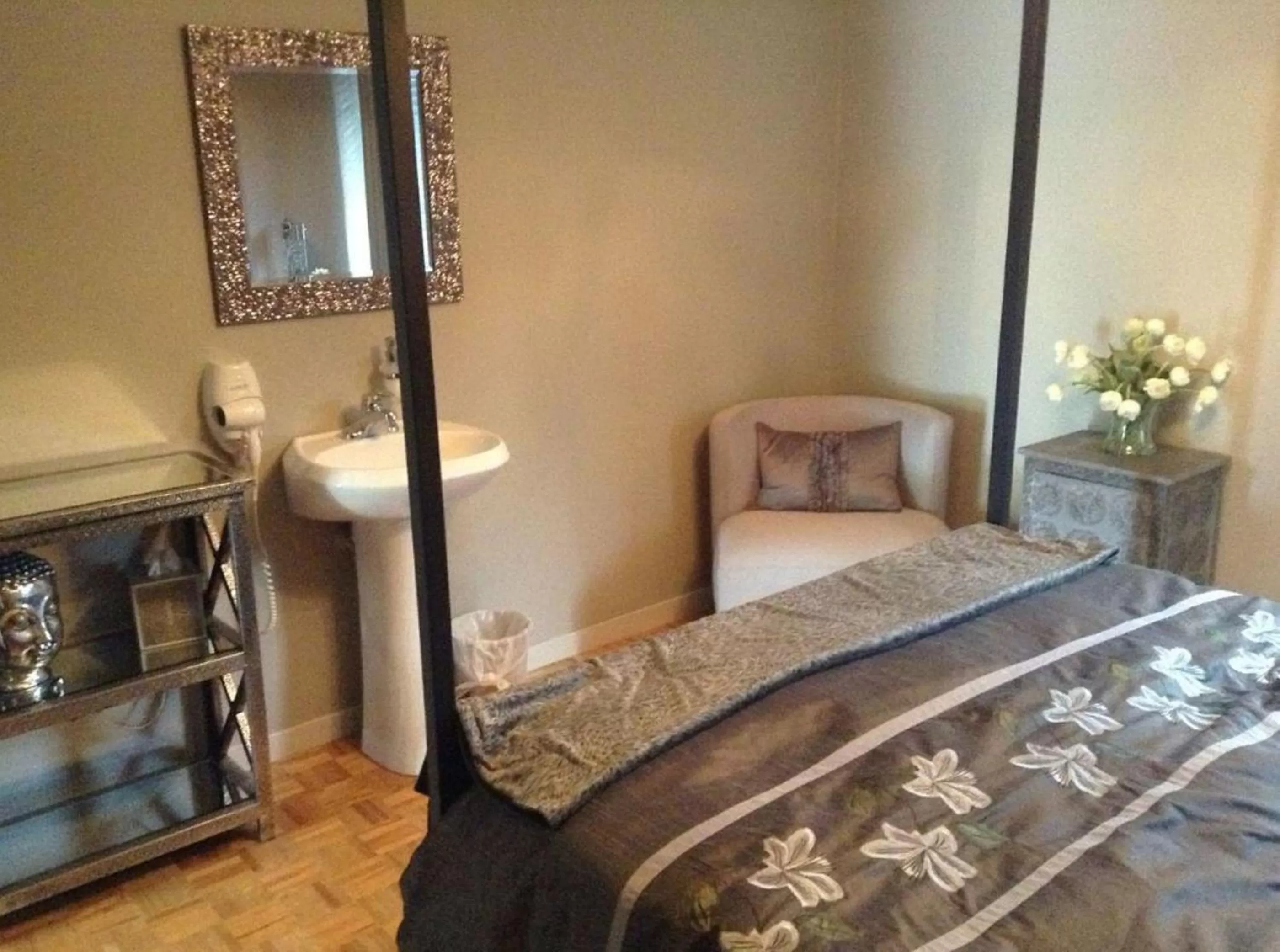 Bed in Maison Parc Delormier