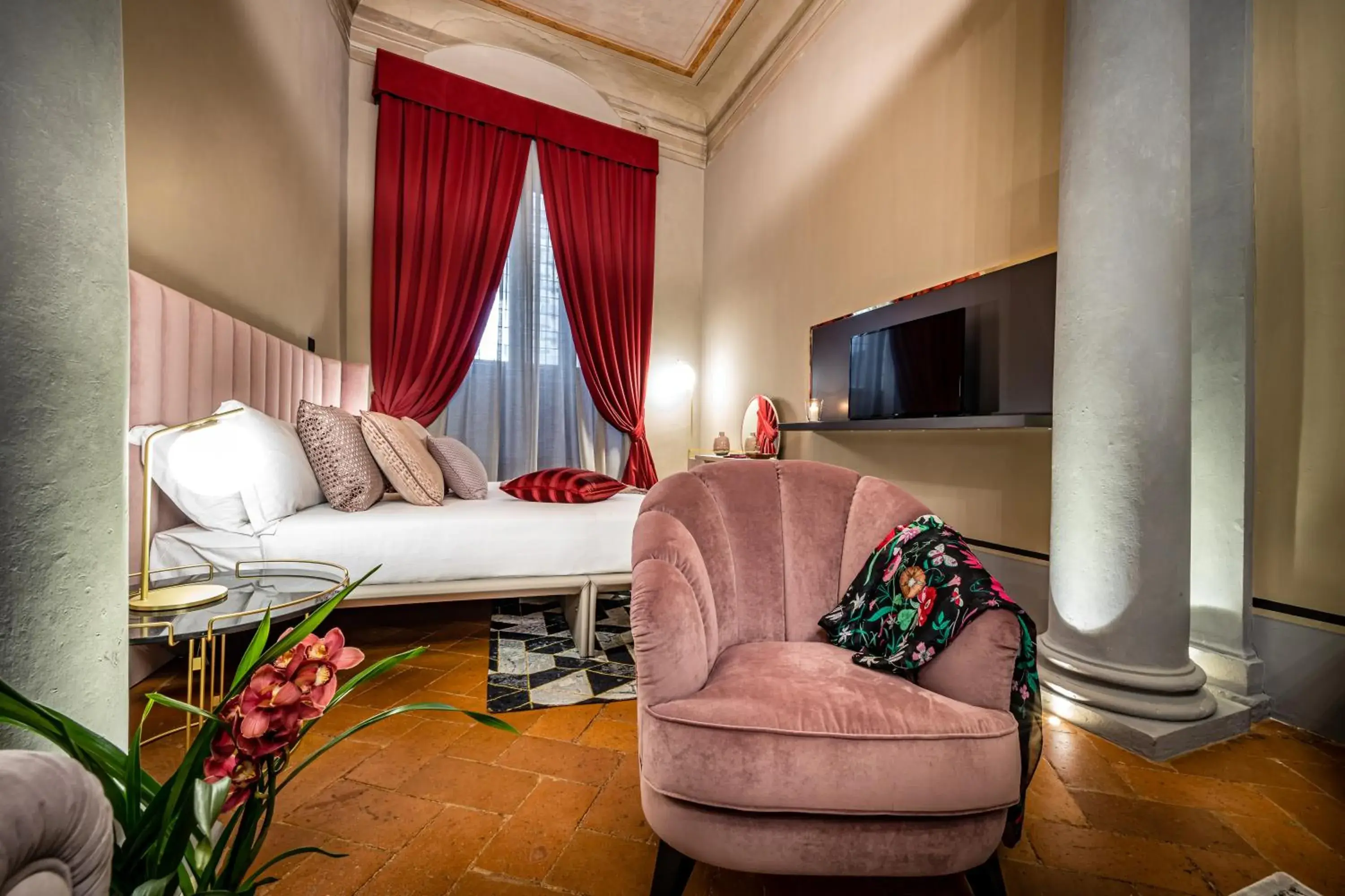 Bed, Seating Area in Palazzo Bianca Cappello Residenza d'Epoca