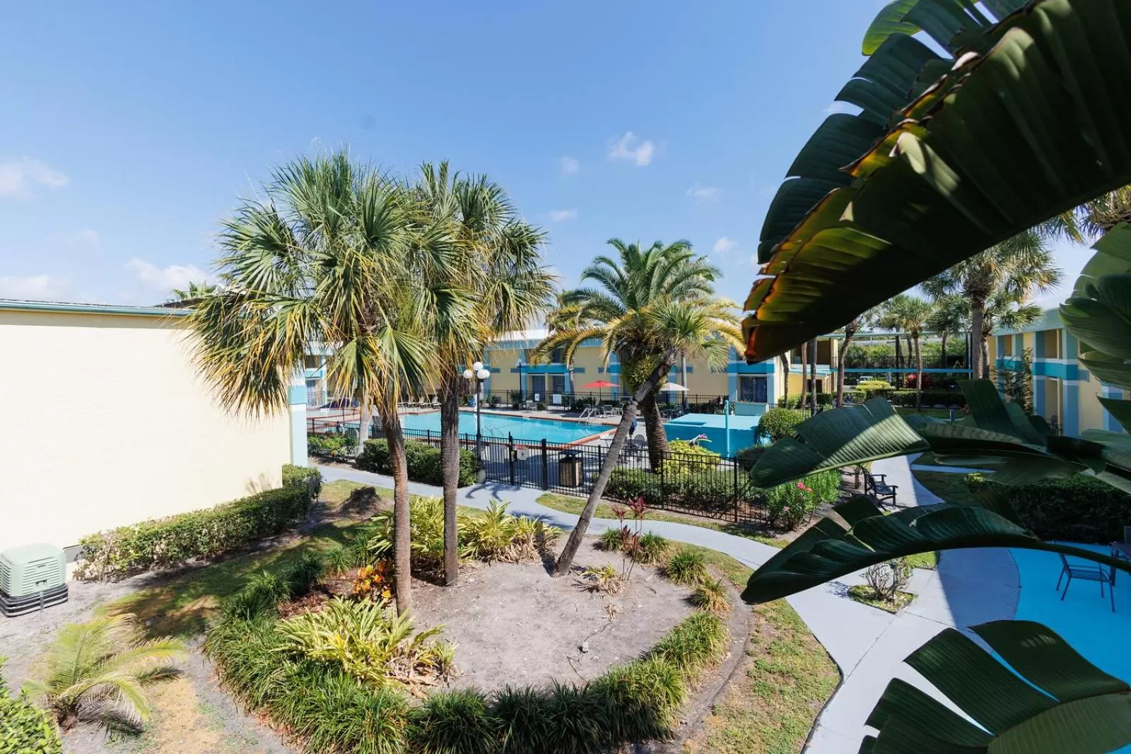 Pool view in Garnet Inn & Suites, Orlando