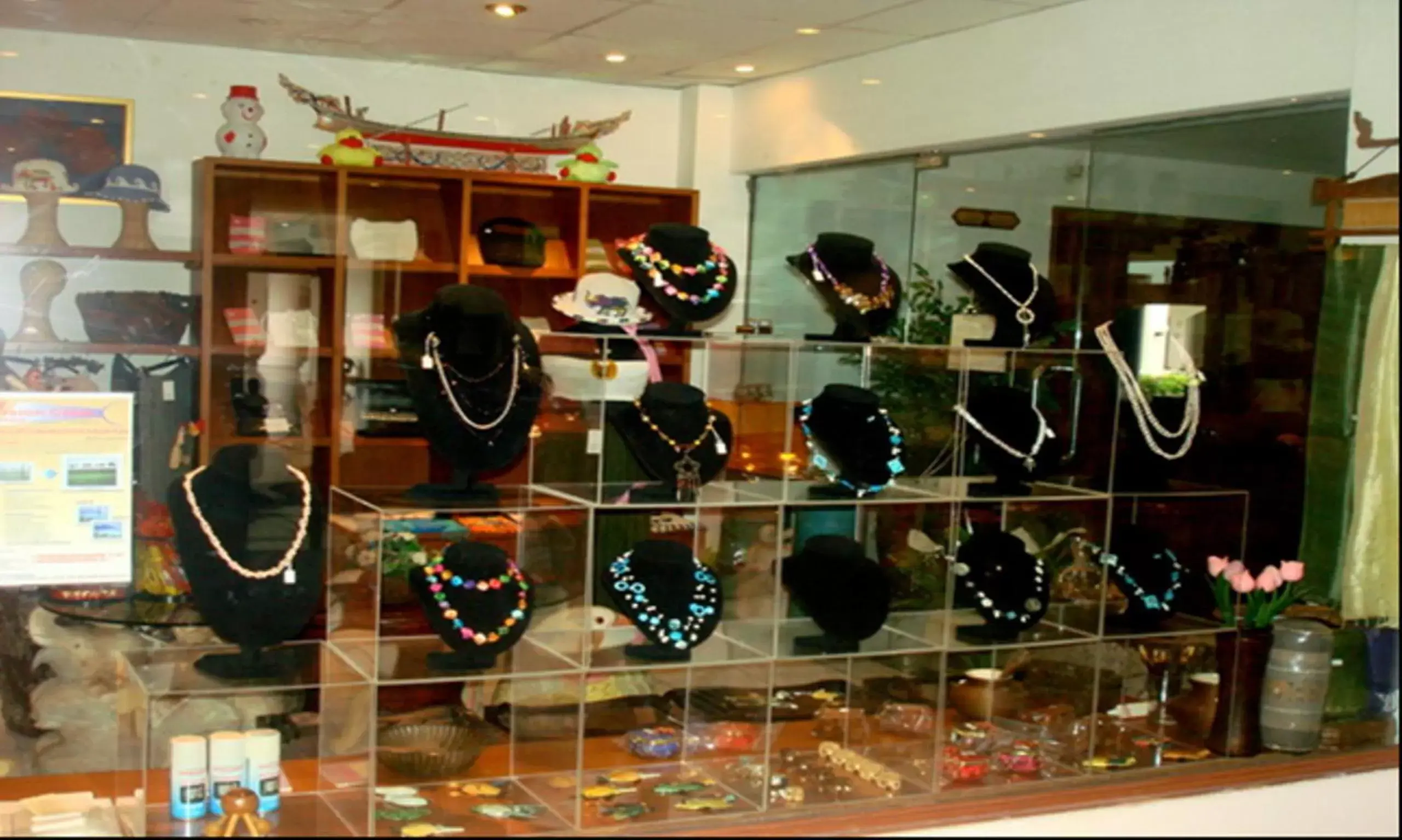 On-site shops in Purimas Beach Hotel & Spa