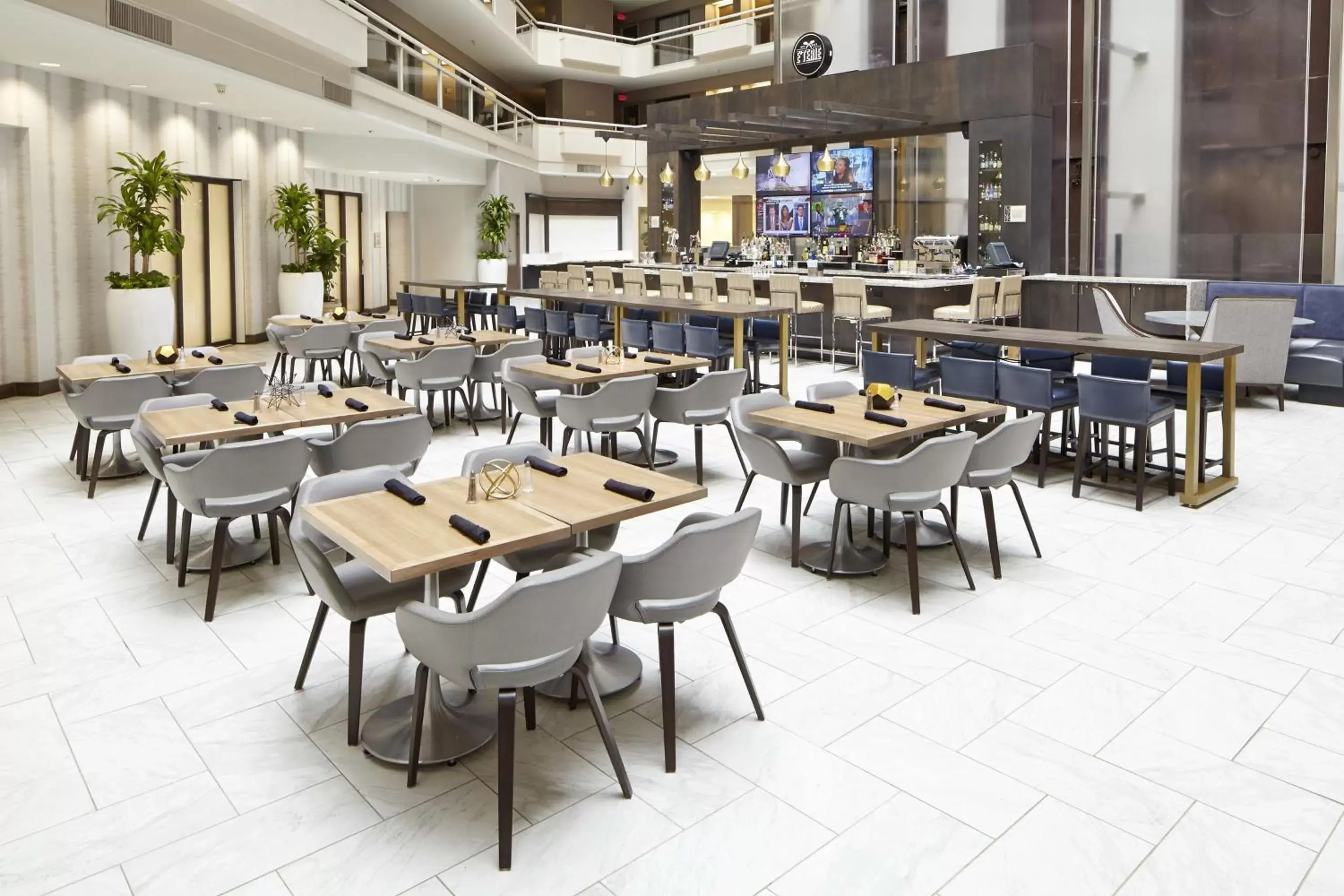 Dining area, Restaurant/Places to Eat in Embassy Suites by Hilton Atlanta Galleria