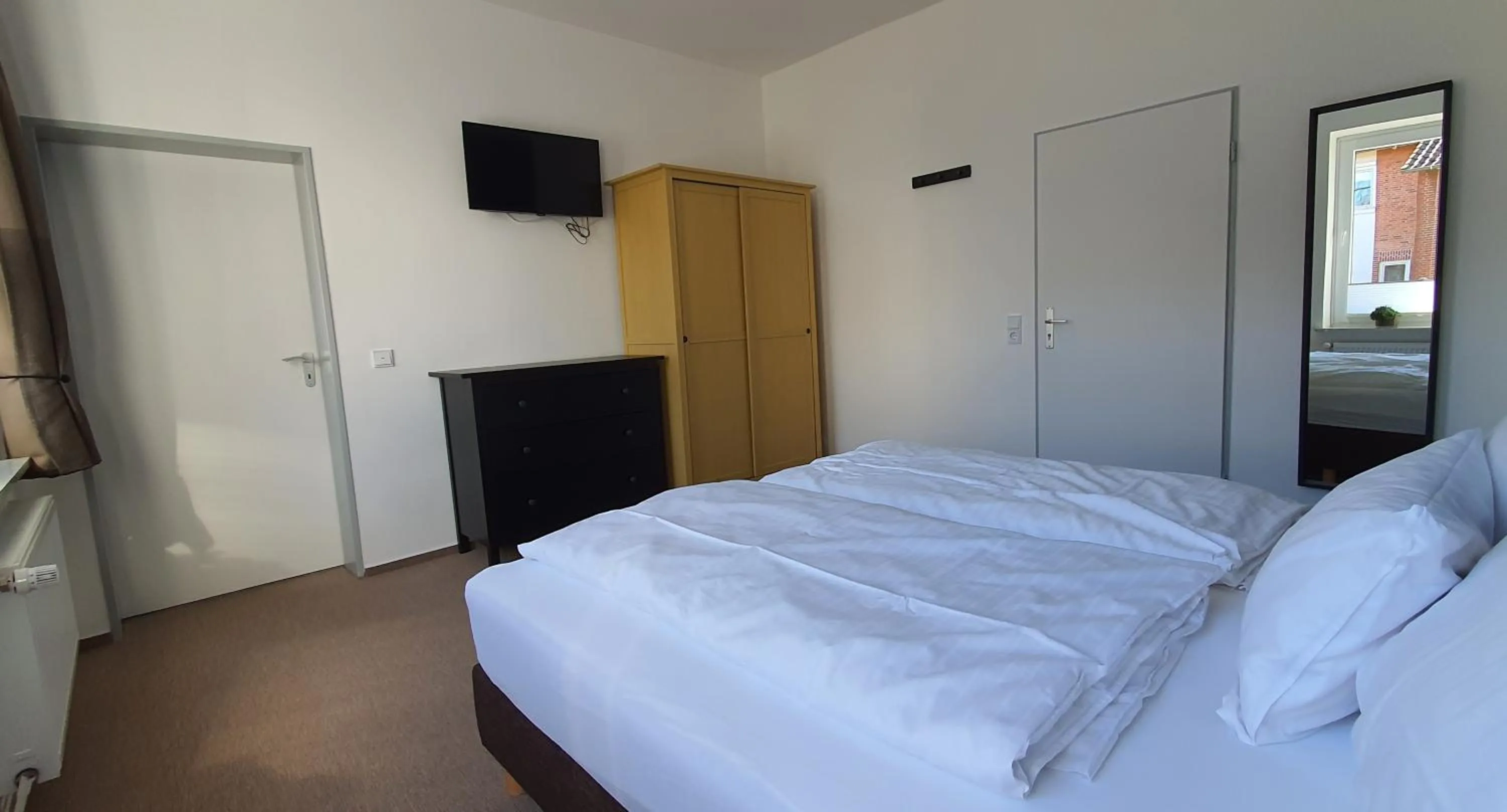 Standard Double Room in bed & kitchen