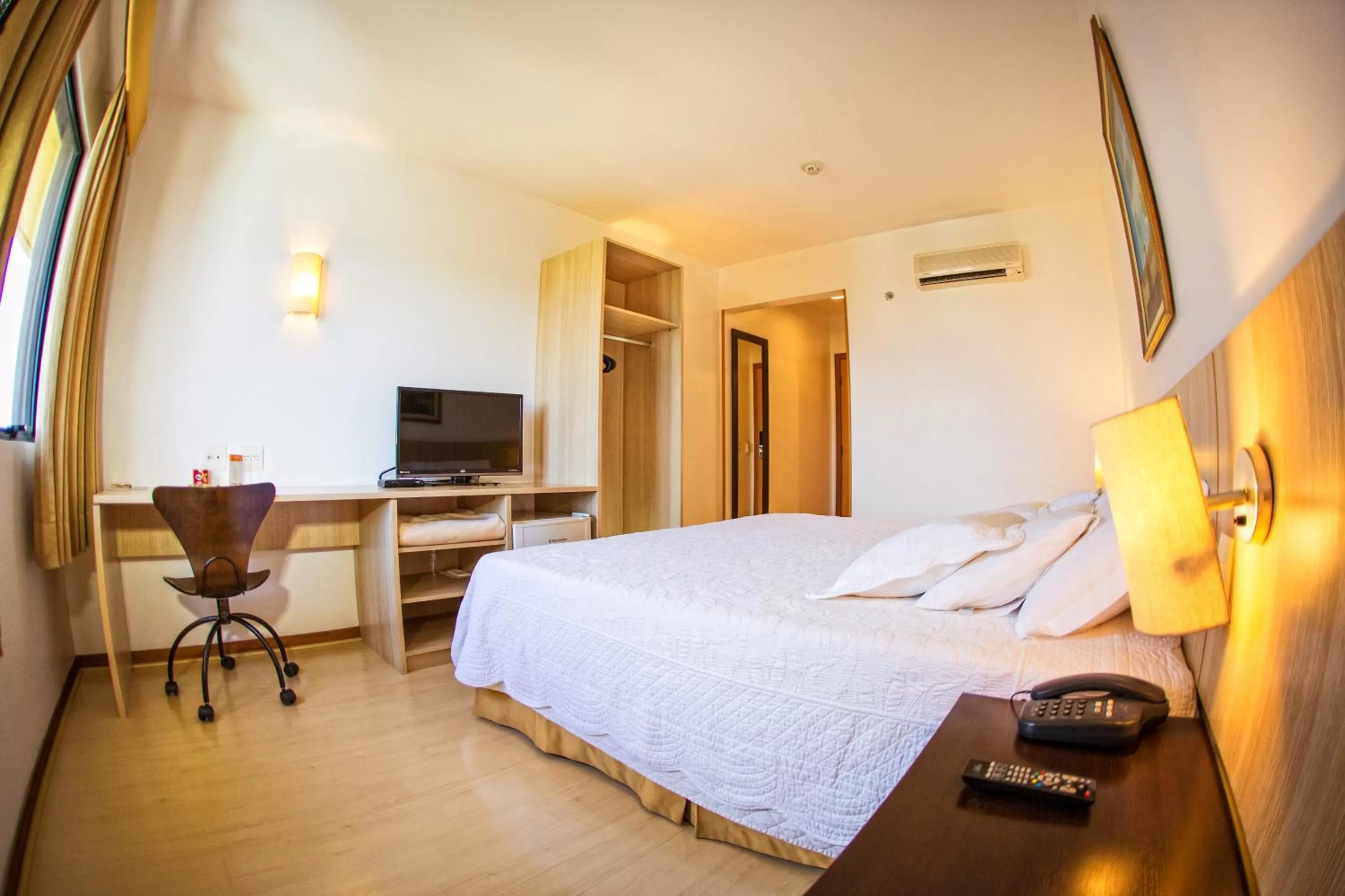 Photo of the whole room, Bed in Hotel Campo Largo Express