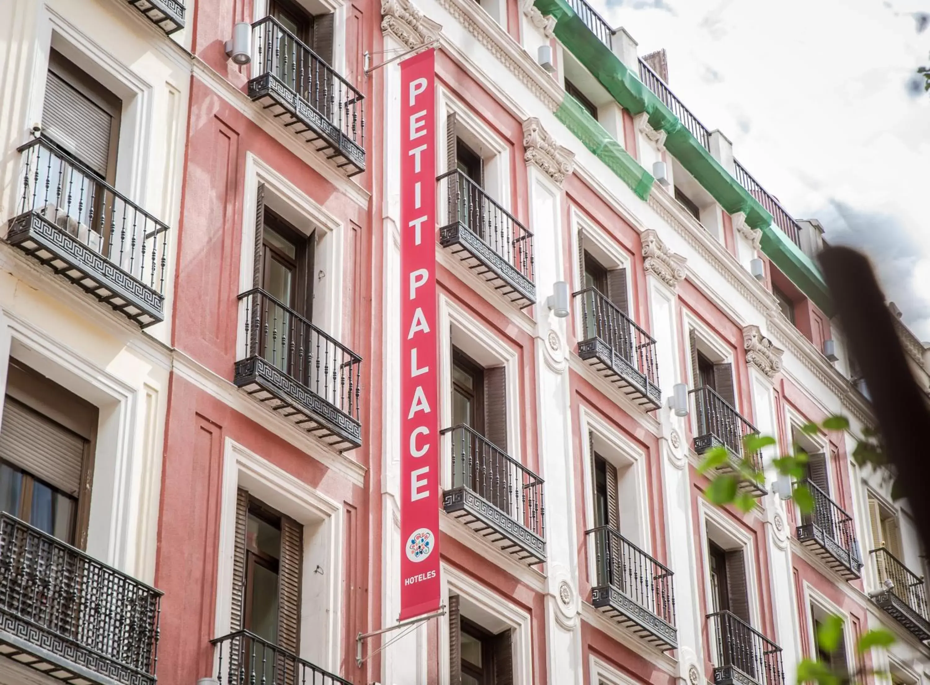 Property building in Petit Palace Puerta del Sol