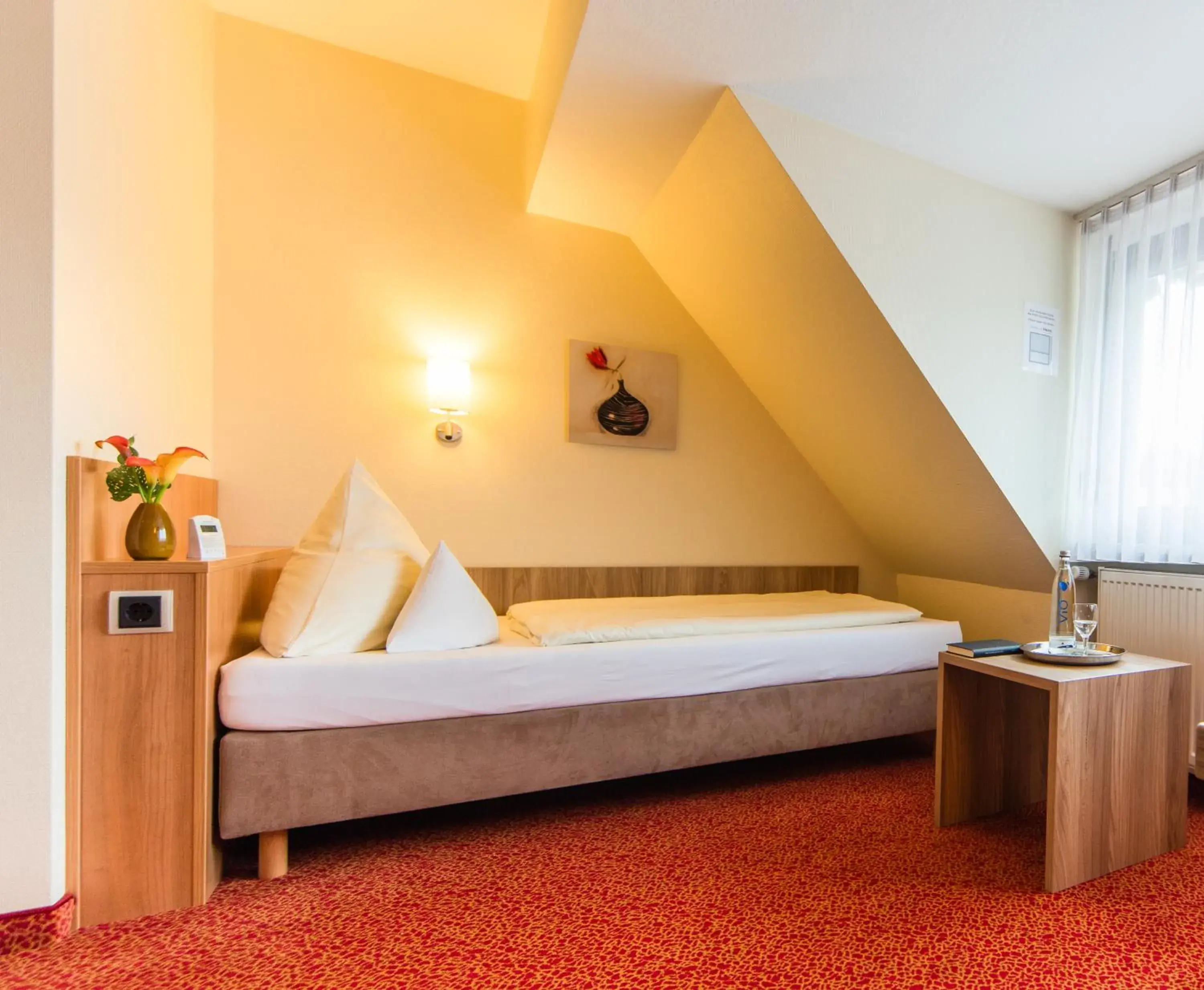 Economy Single Room - single occupancy in Ambient Hotel am Europakanal Economy Single Room - single occupancy in Ambient Hotel am Europakanal