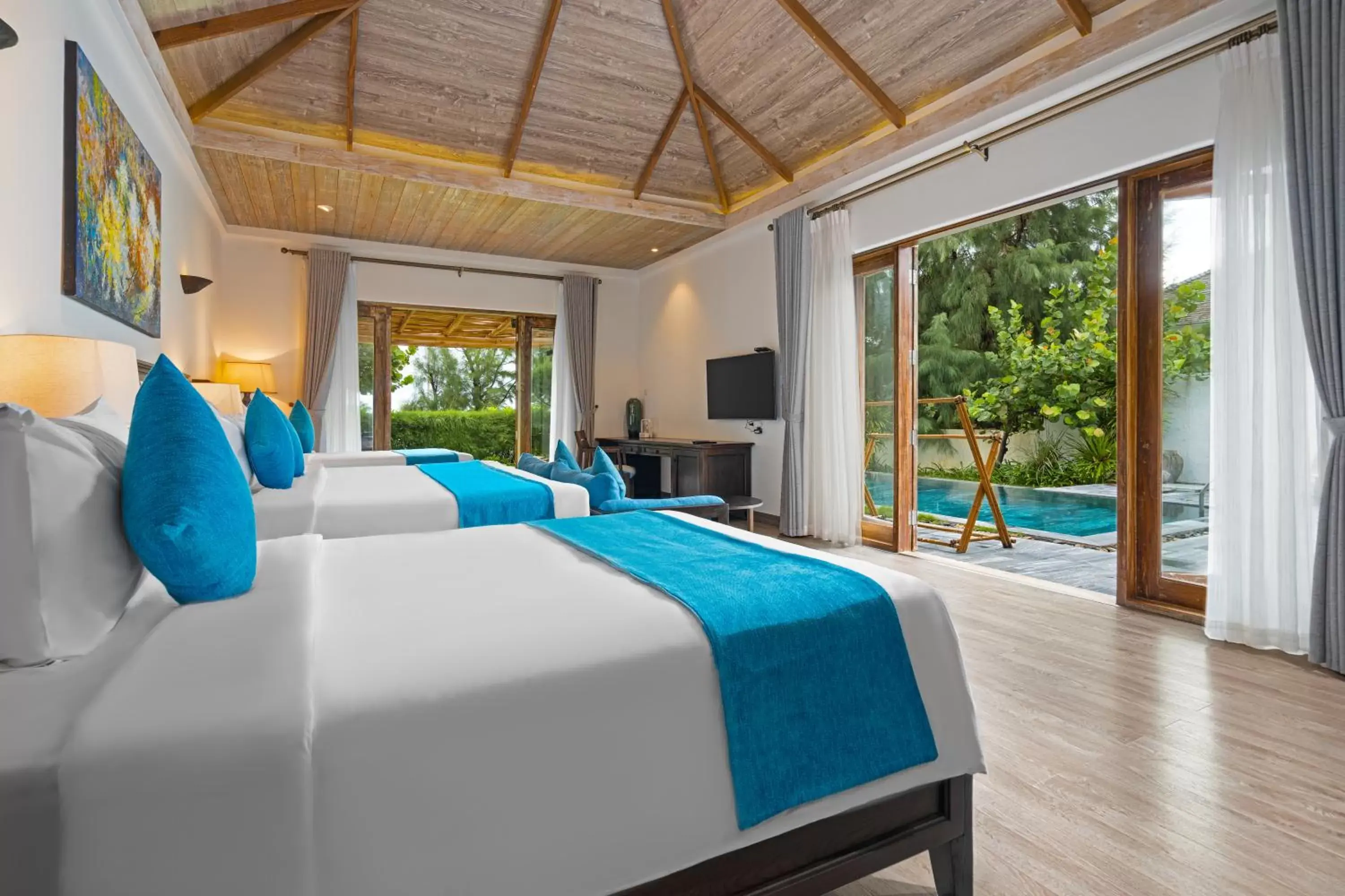 Bed in Stelia Beach Resort