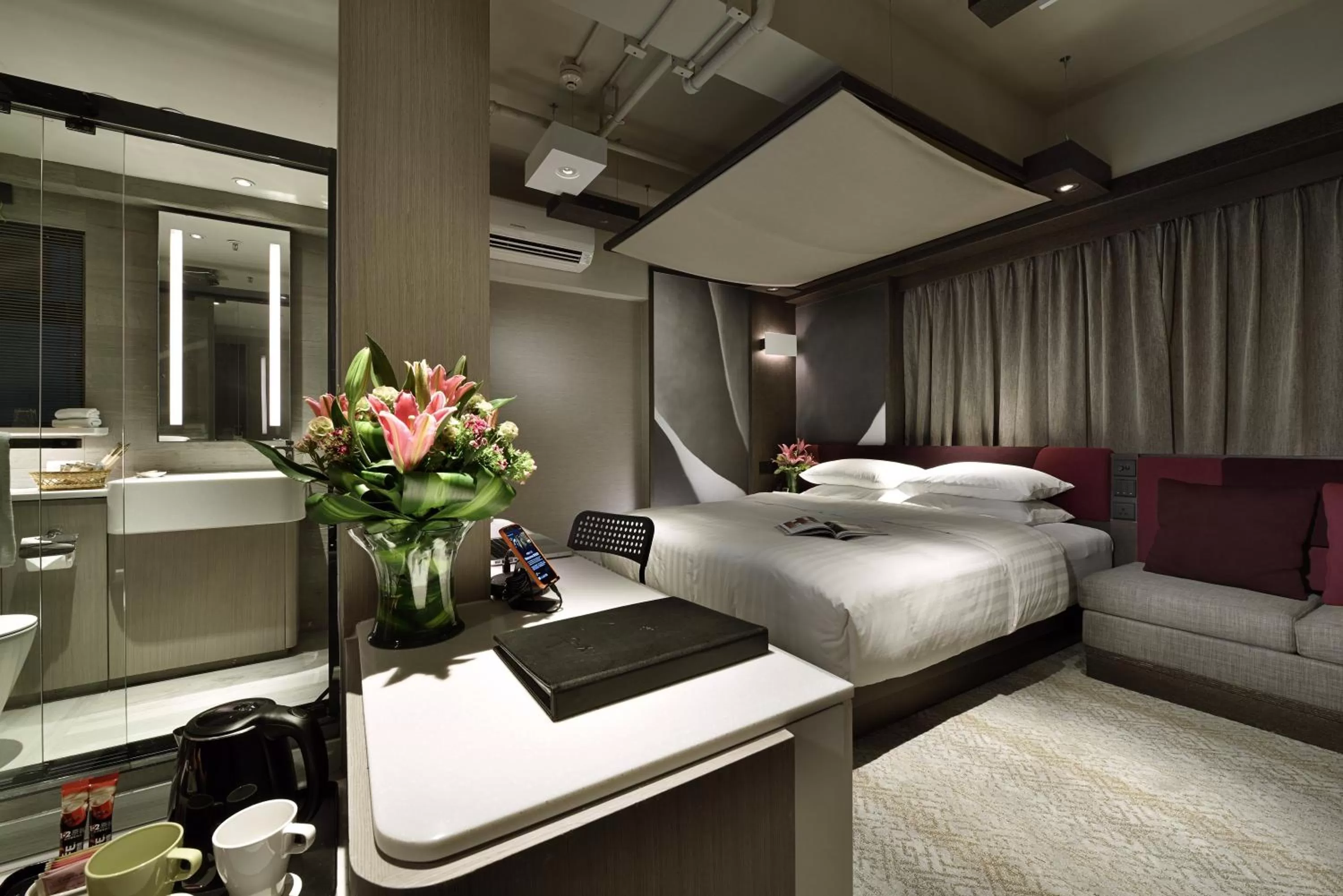Photo of the whole room, Bed in Xi Hotel
