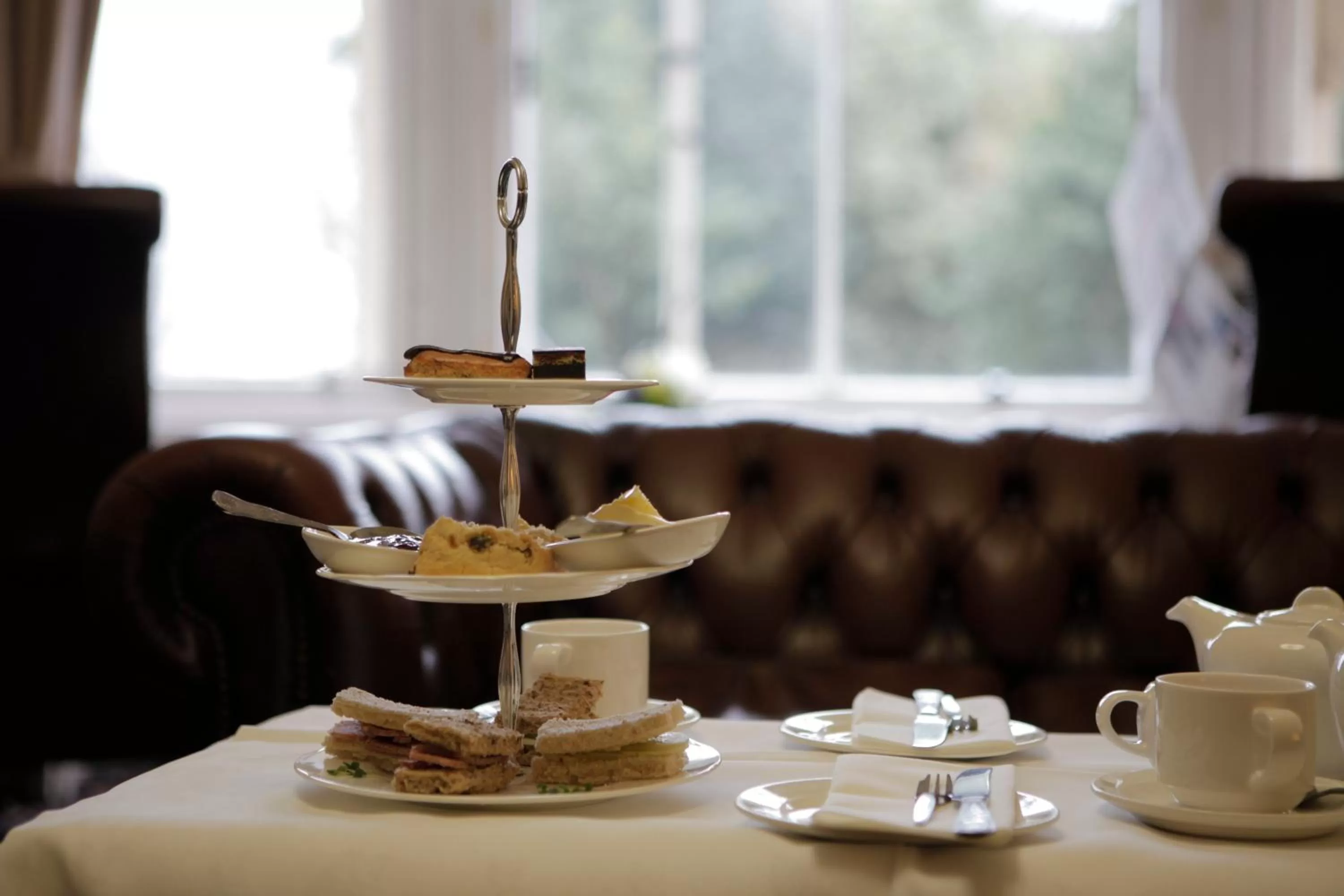 Lounge or bar in The Red Lea Hotel