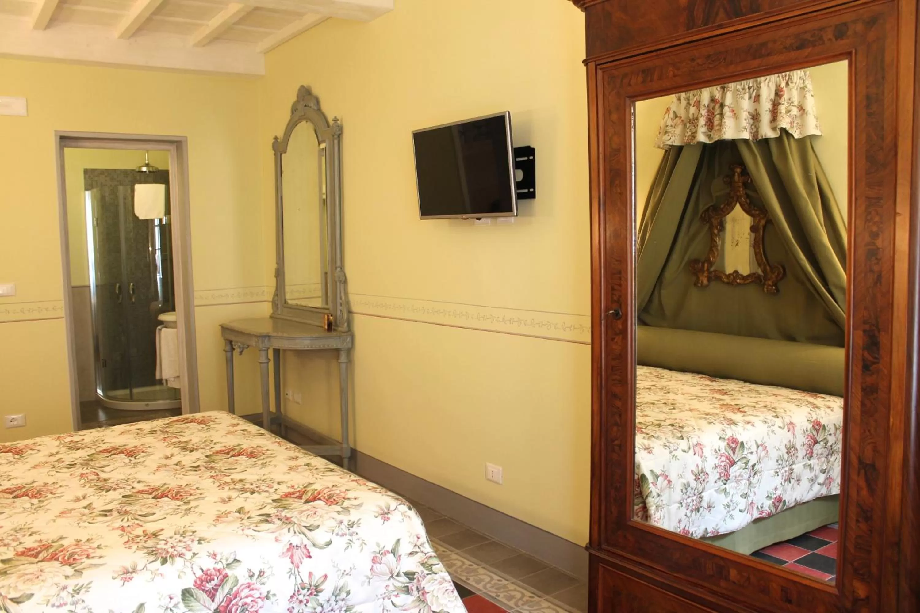 TV and multimedia, Bed in Corte dei Neri Residenza d'Epoca