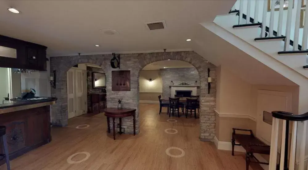 Kitchen/Kitchenette in Simsbury 1820 House