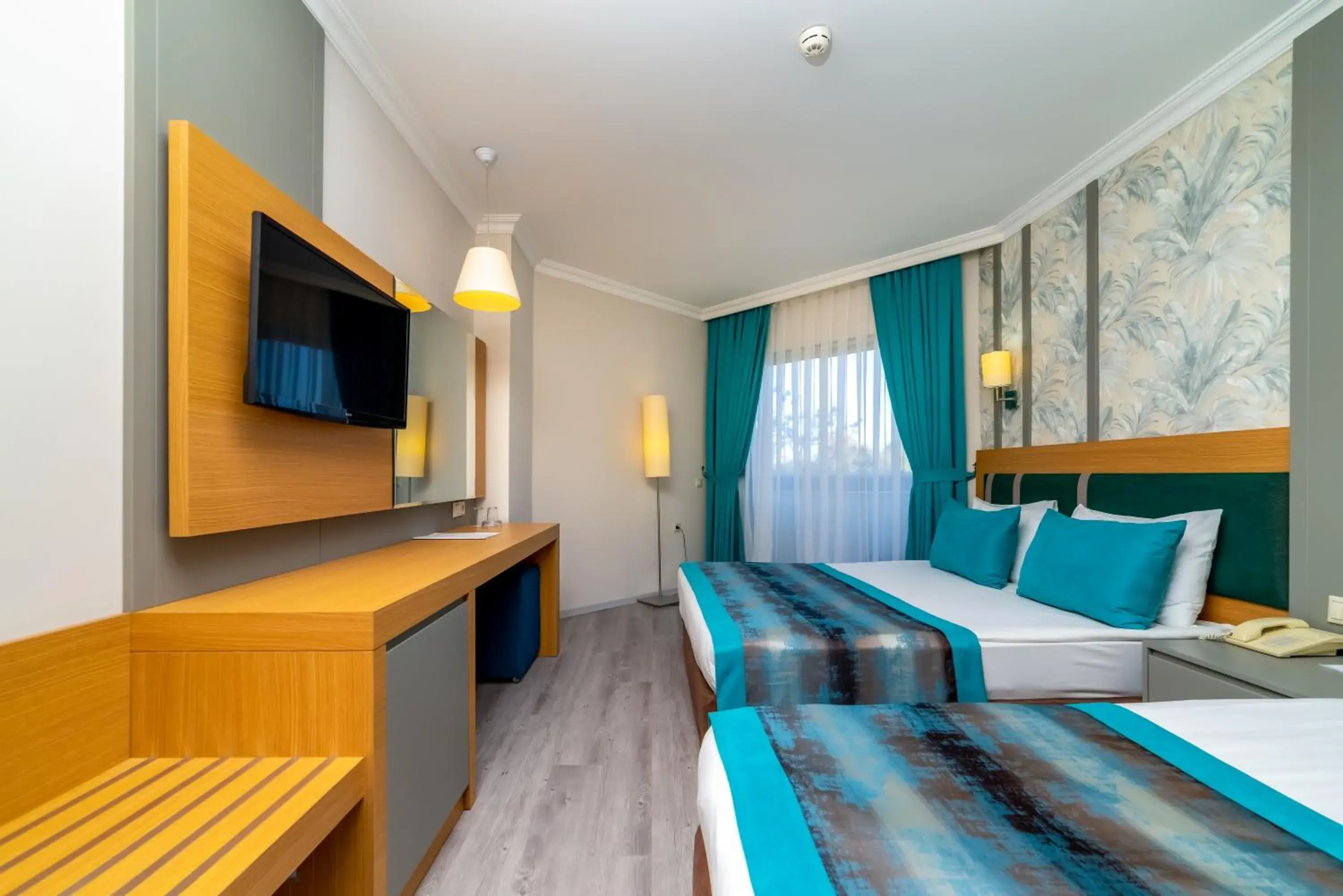 Bed, TV/Entertainment Center in Armas Gul Beach