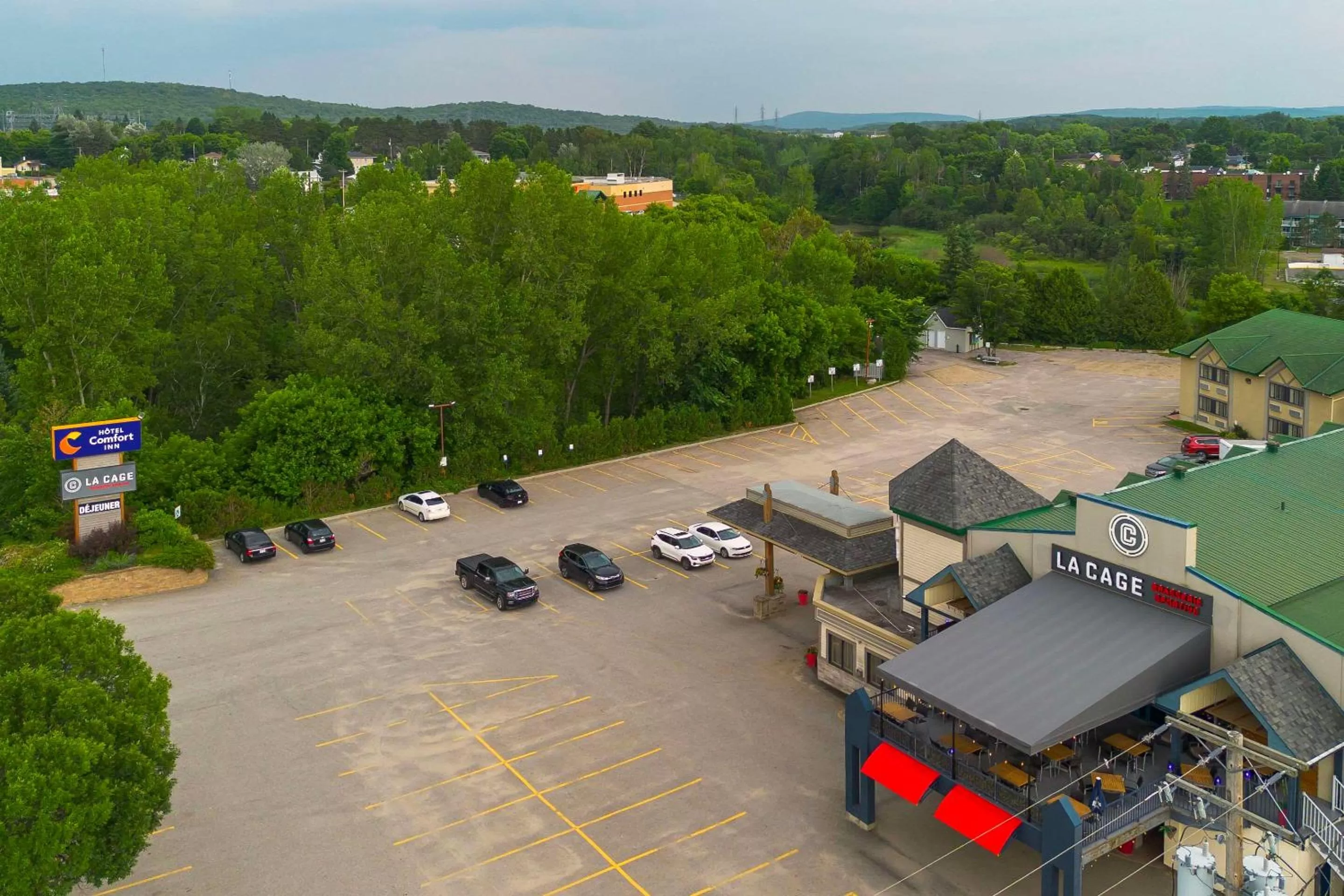 Property building in Comfort Inn Mont Laurier