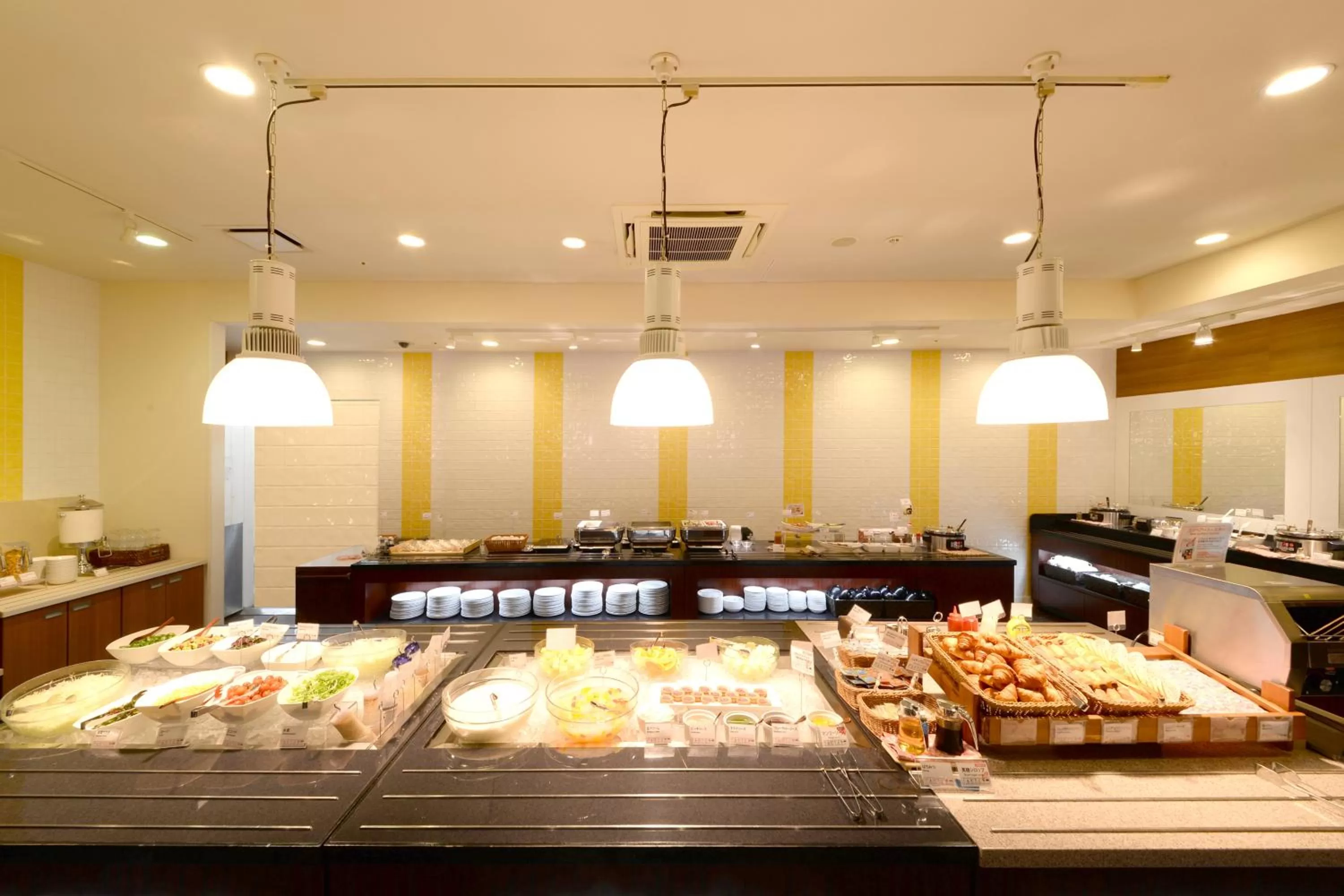 Food and drinks in Vessel Hotel Campana Okinawa