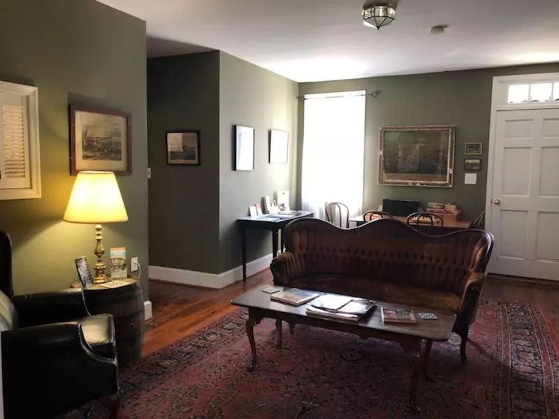 Living room in Light Horse Inn