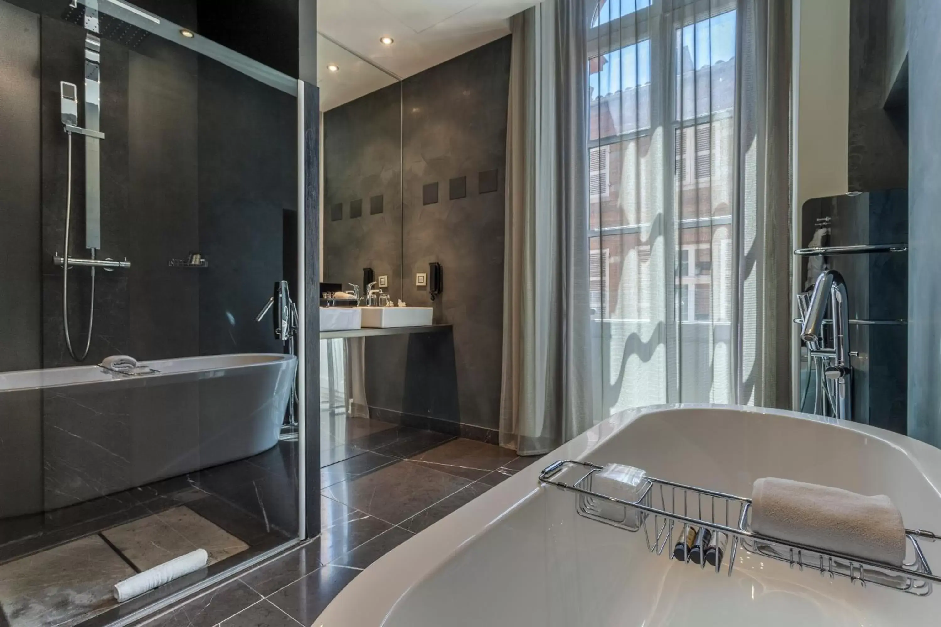 Bathroom in La Cour des Consuls Hotel and Spa Toulouse - MGallery