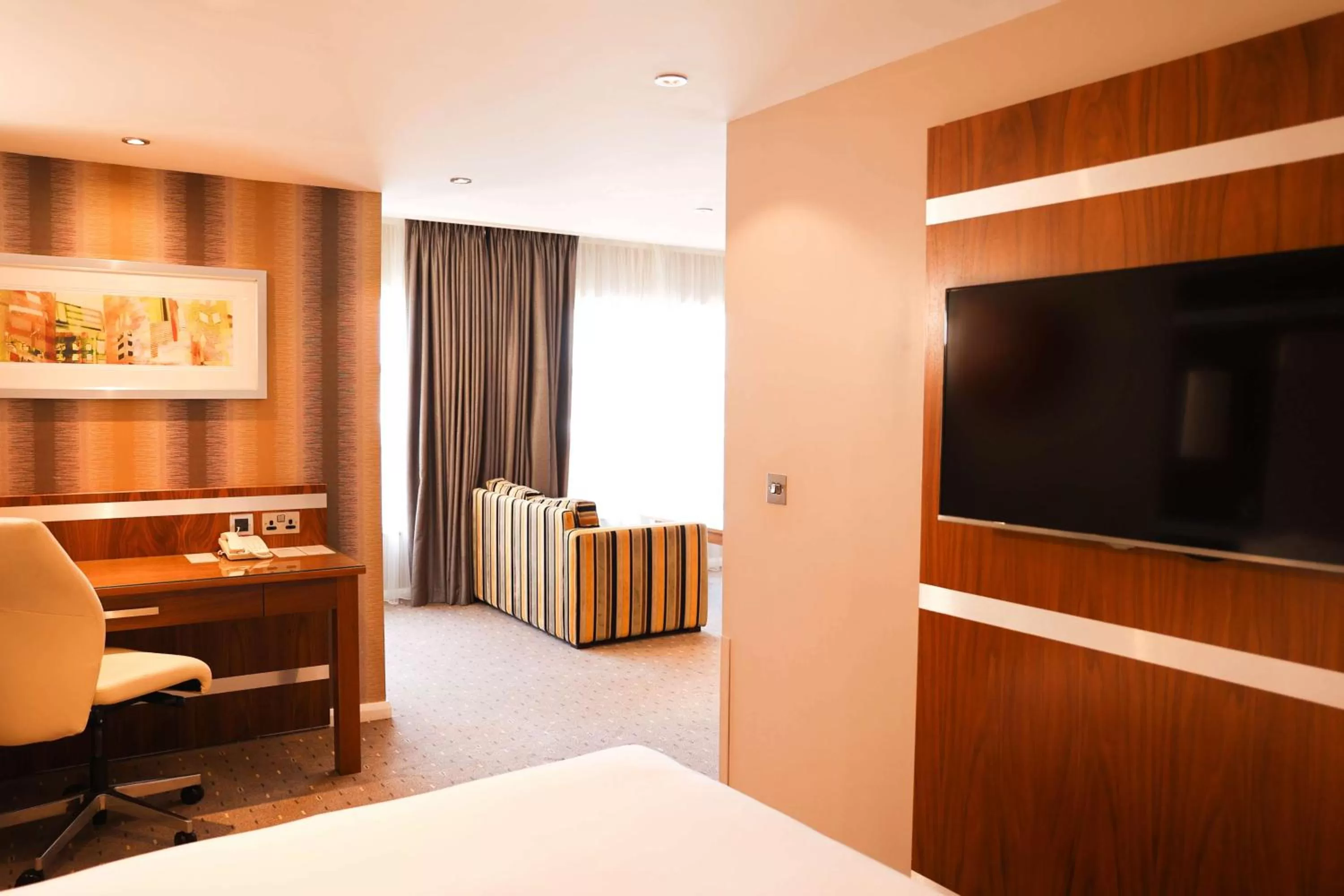 Living room in DoubleTree By Hilton Milton Keynes