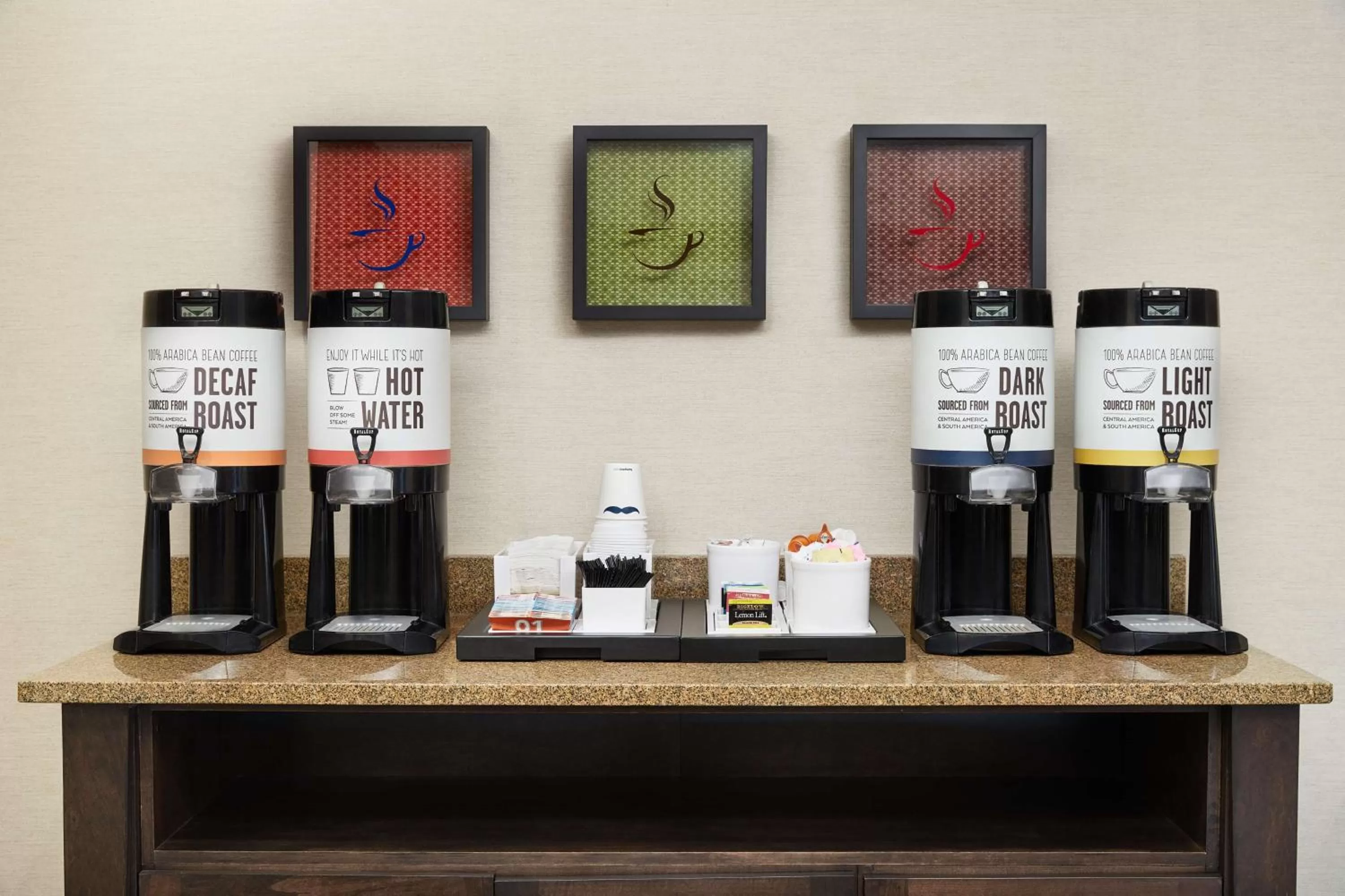 Dining area in Hampton Inn Plant City