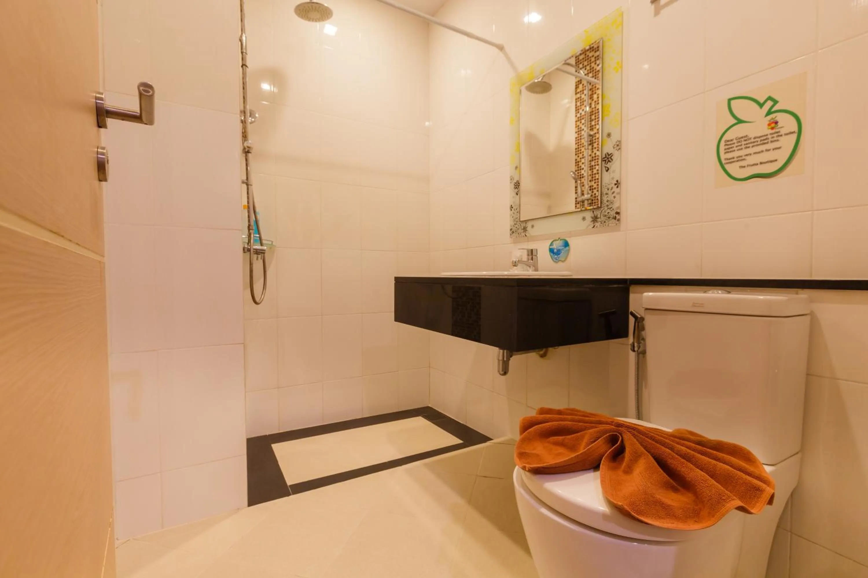 Toilet in The Frutta Boutique