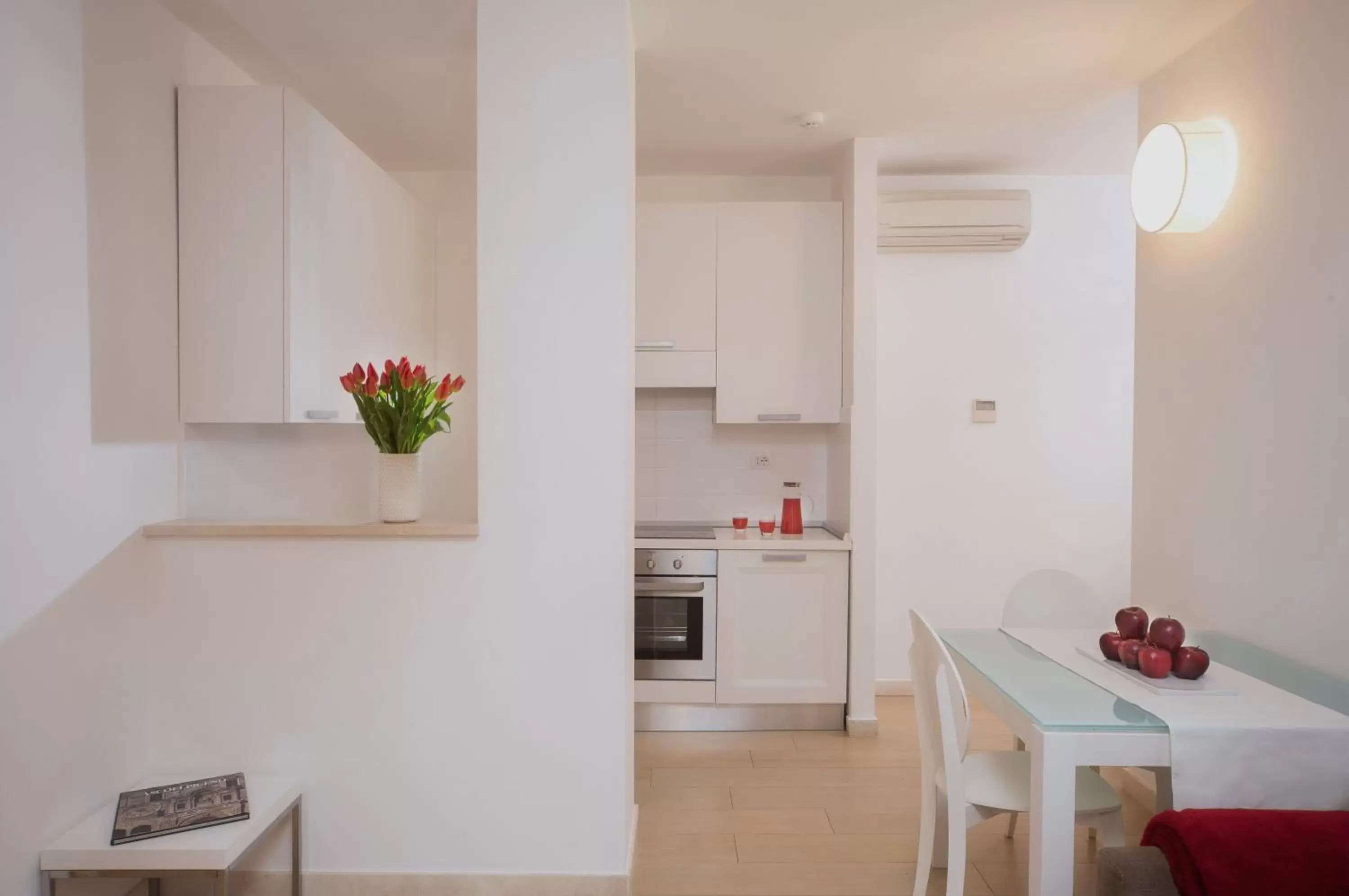 Dining area, Kitchen/Kitchenette in Di Sabatino Resort - Suite Apartments & Spa