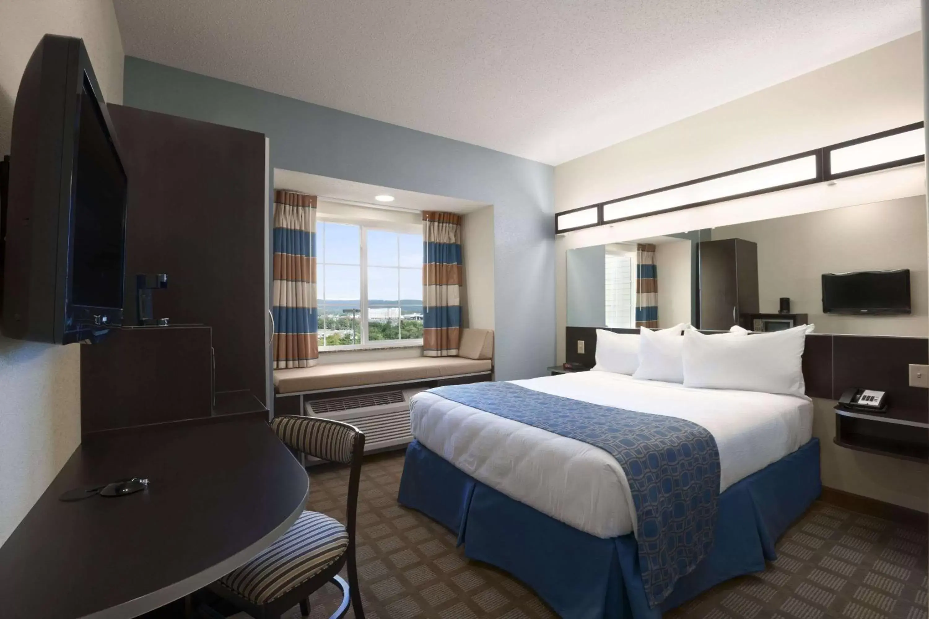 Queen Room - Disability Access/Non-Smoking in Microtel Inn & Suites by Wyndham Wilkes Barre
