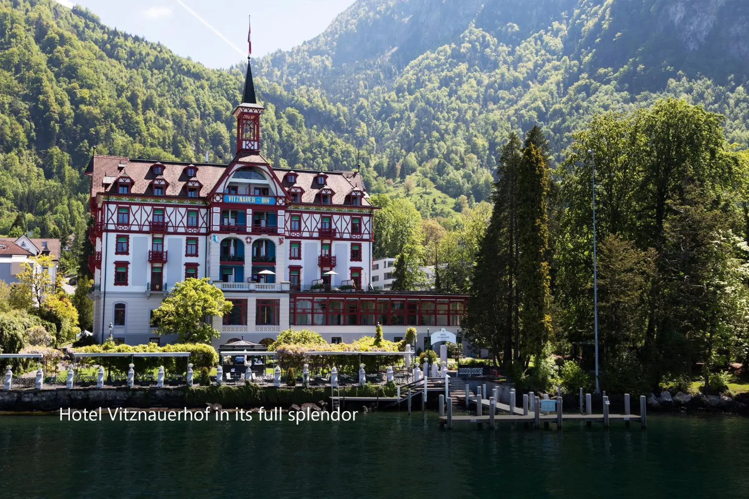 Facade/entrance, Property Building in Hotel Vitznauerhof