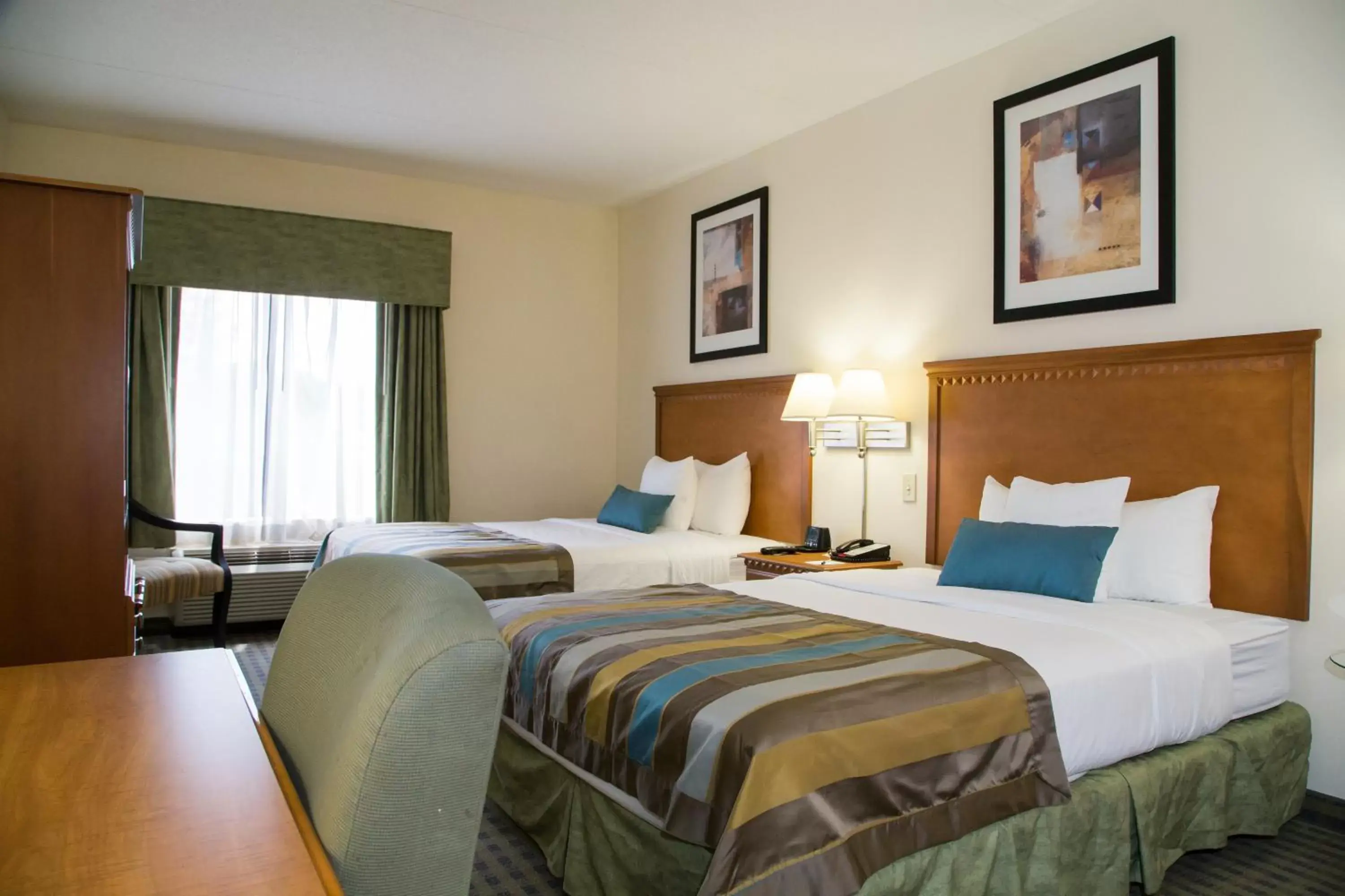 Bed in Wingate by Wyndham Atlanta Fairburn