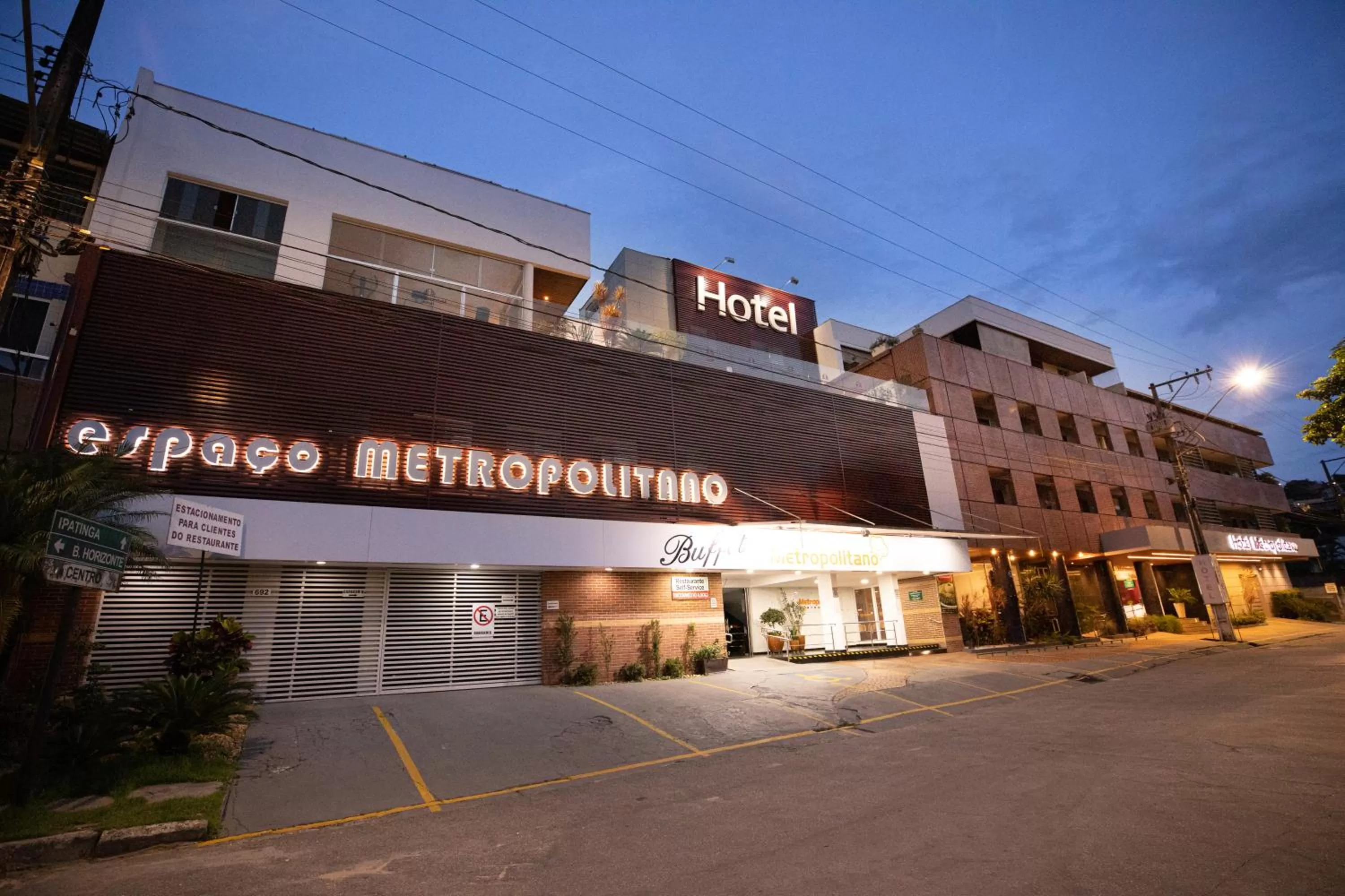 Property building in Hotel Metropolitano
