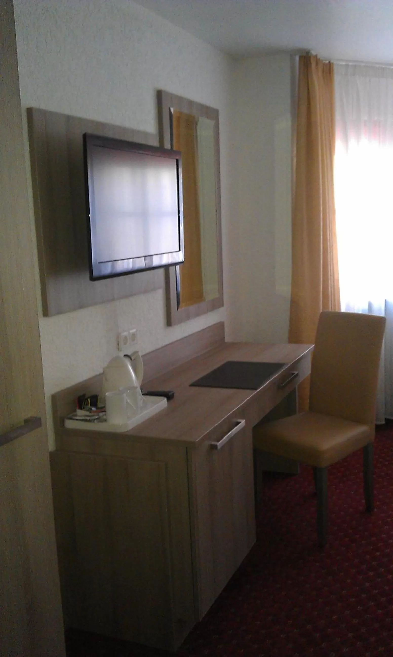 TV and multimedia in Airport Hotel Filder Post