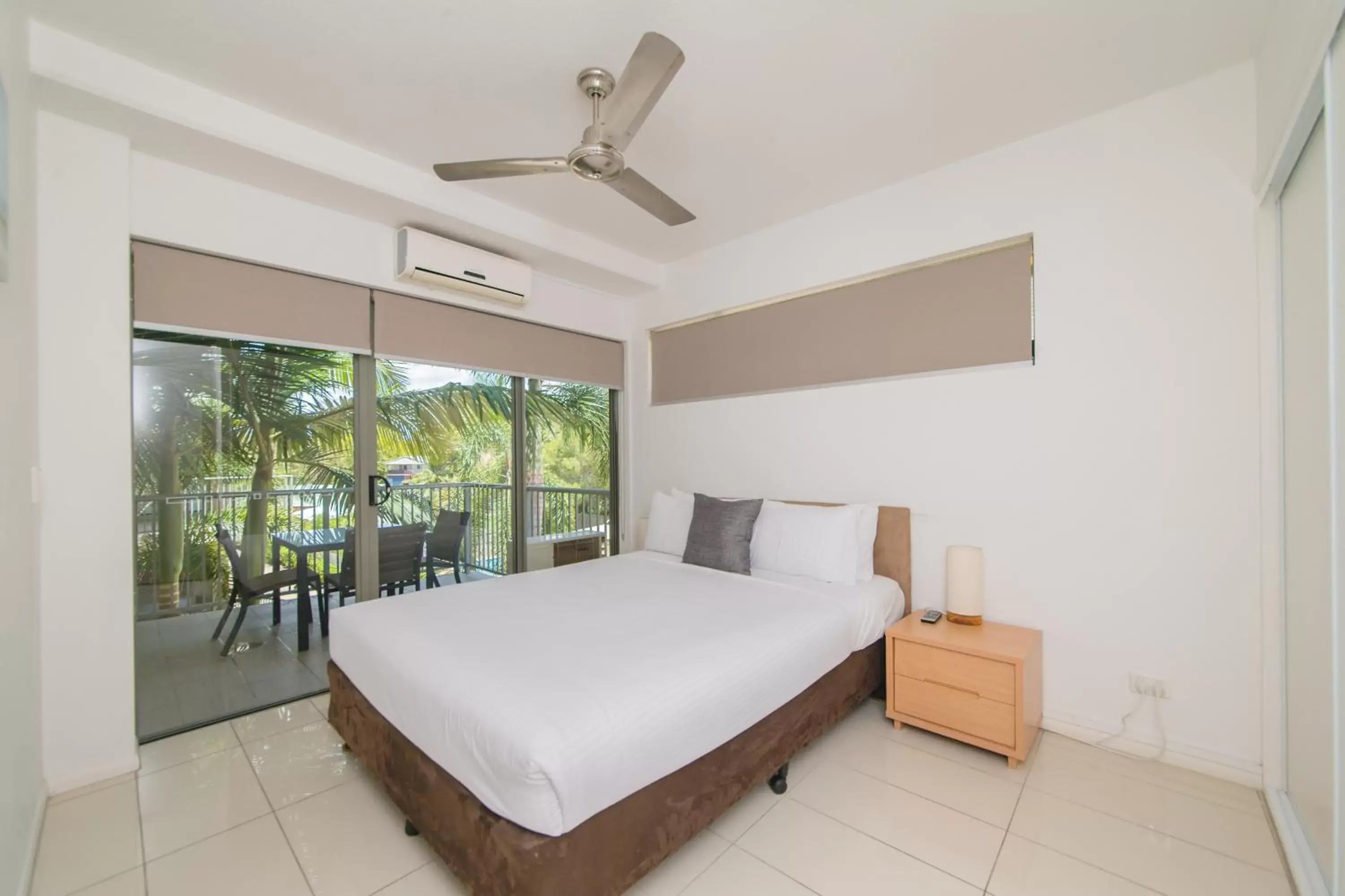 Bedroom, Bed in Beaches on Lammermoor Apartments